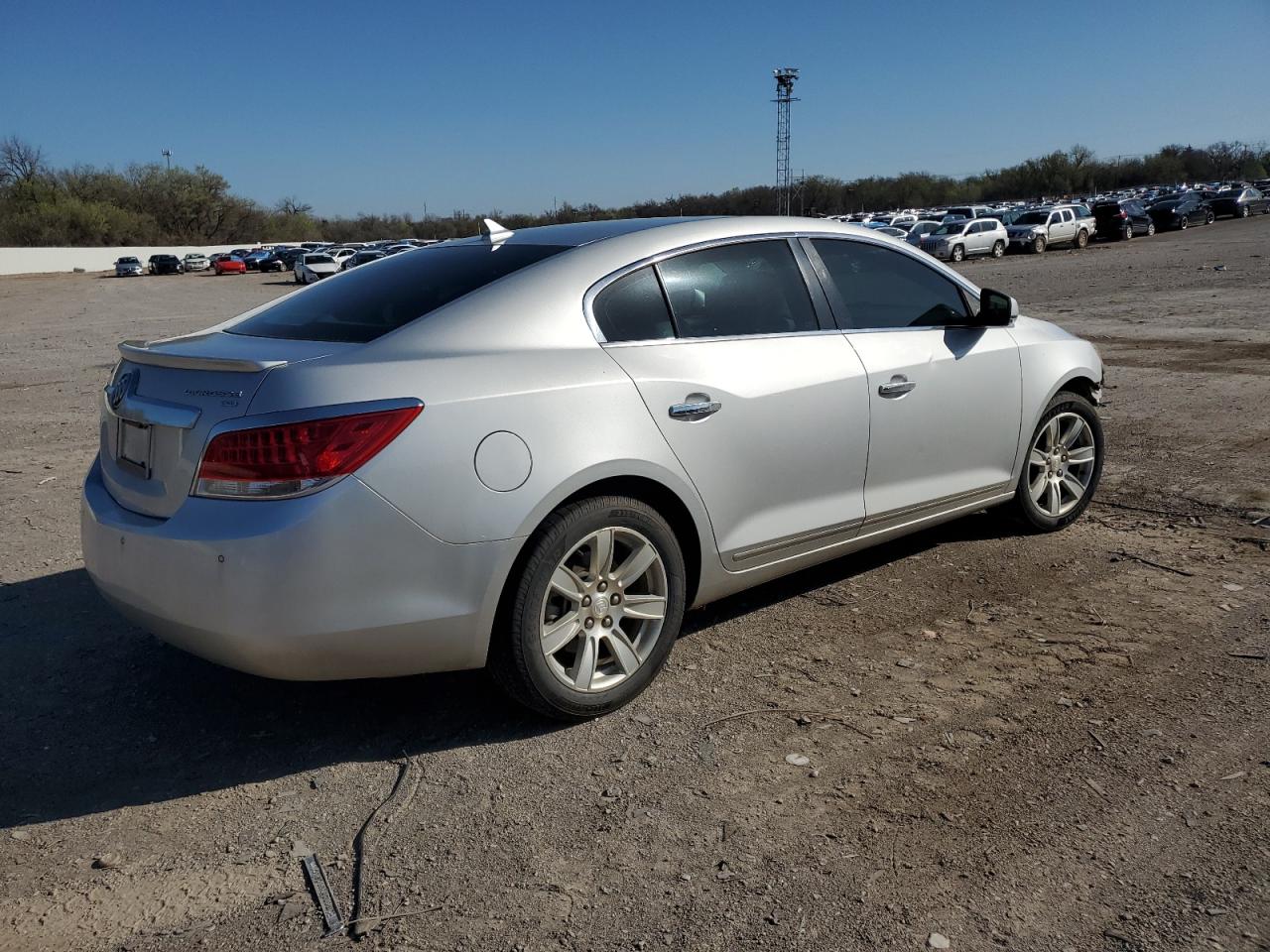 Photo 2 VIN: 1G4GC5GC7BF141081 - BUICK LACROSSE 