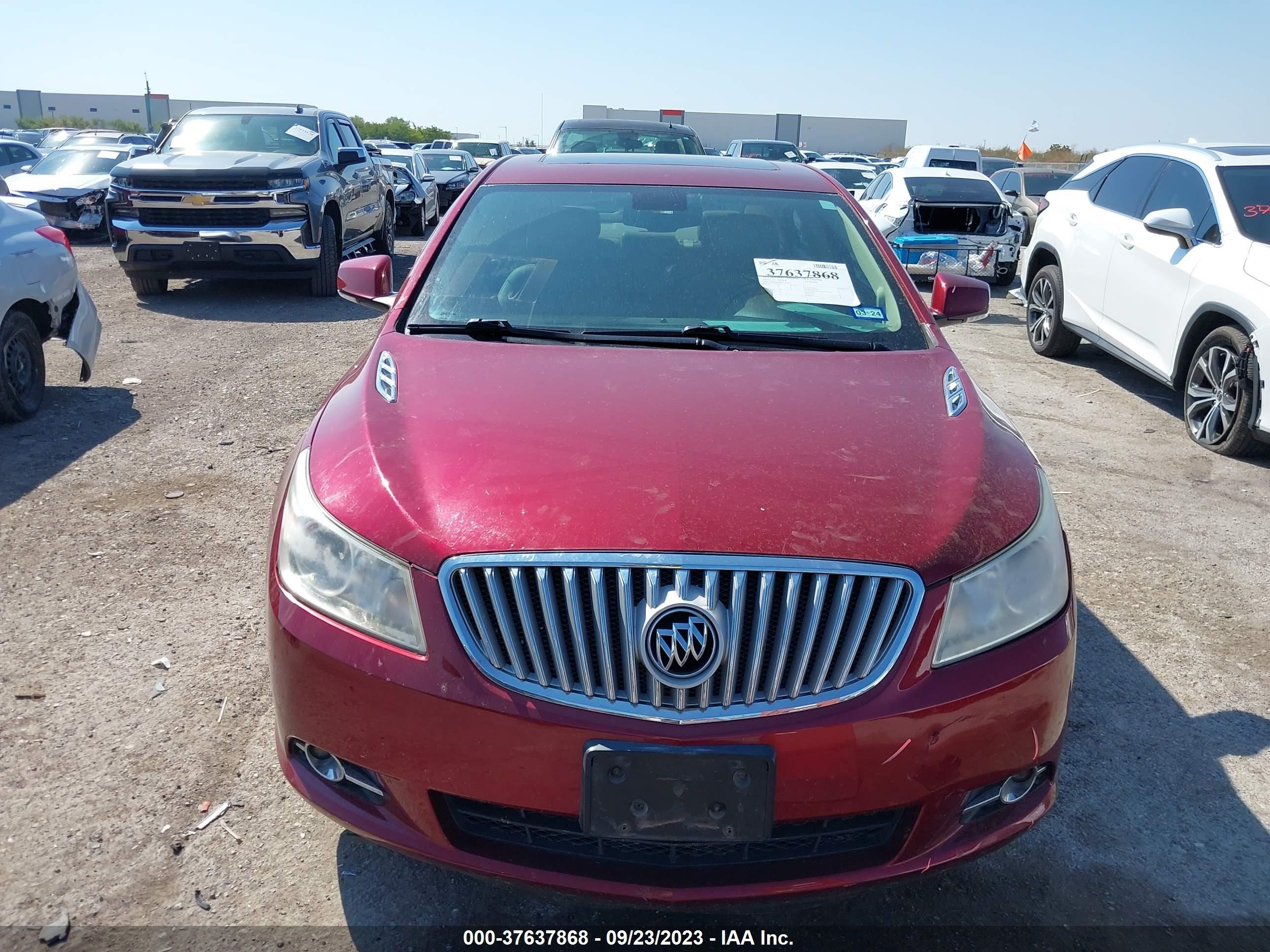 Photo 12 VIN: 1G4GC5GD0BF134756 - BUICK LACROSSE 