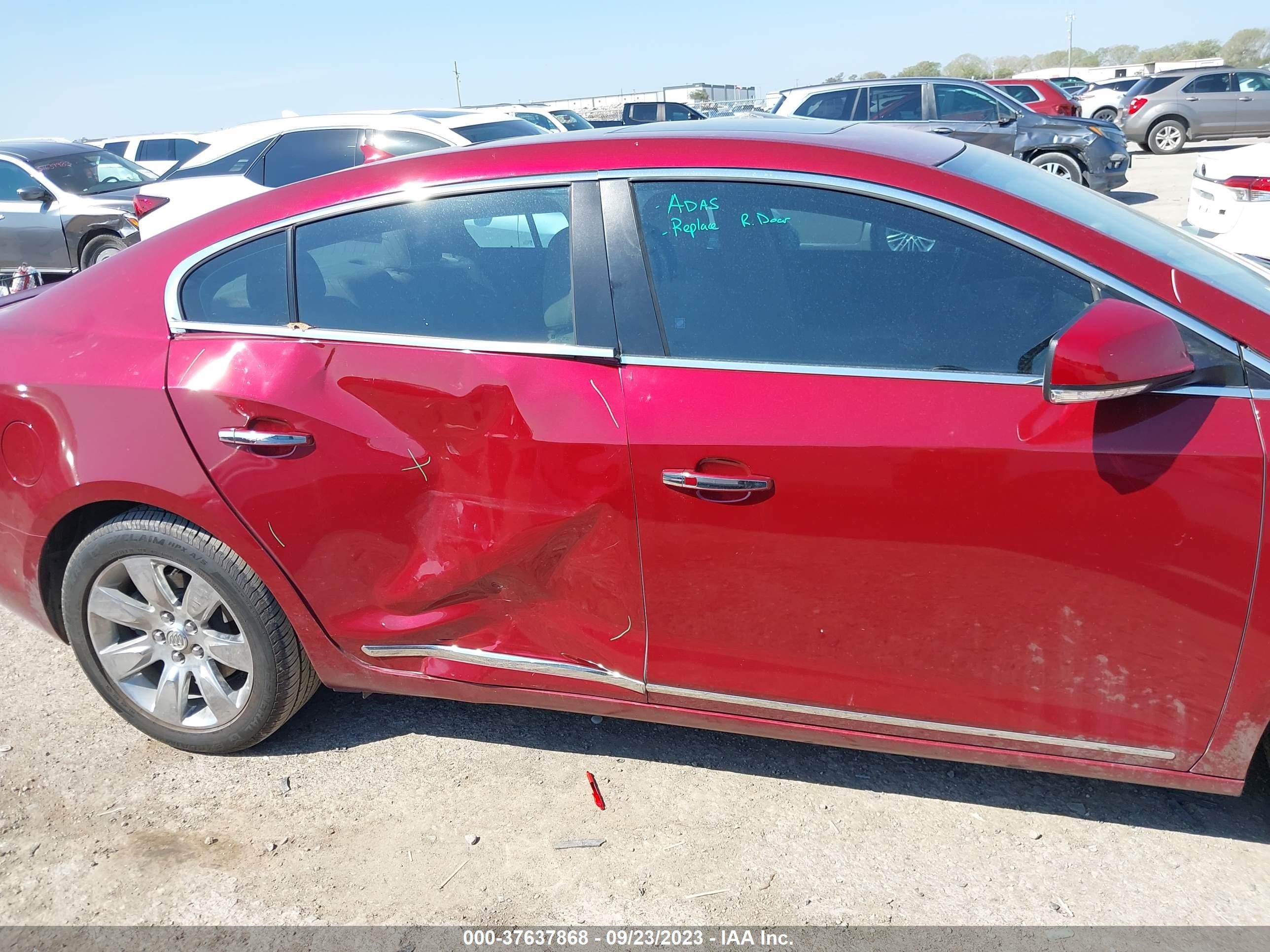 Photo 13 VIN: 1G4GC5GD0BF134756 - BUICK LACROSSE 