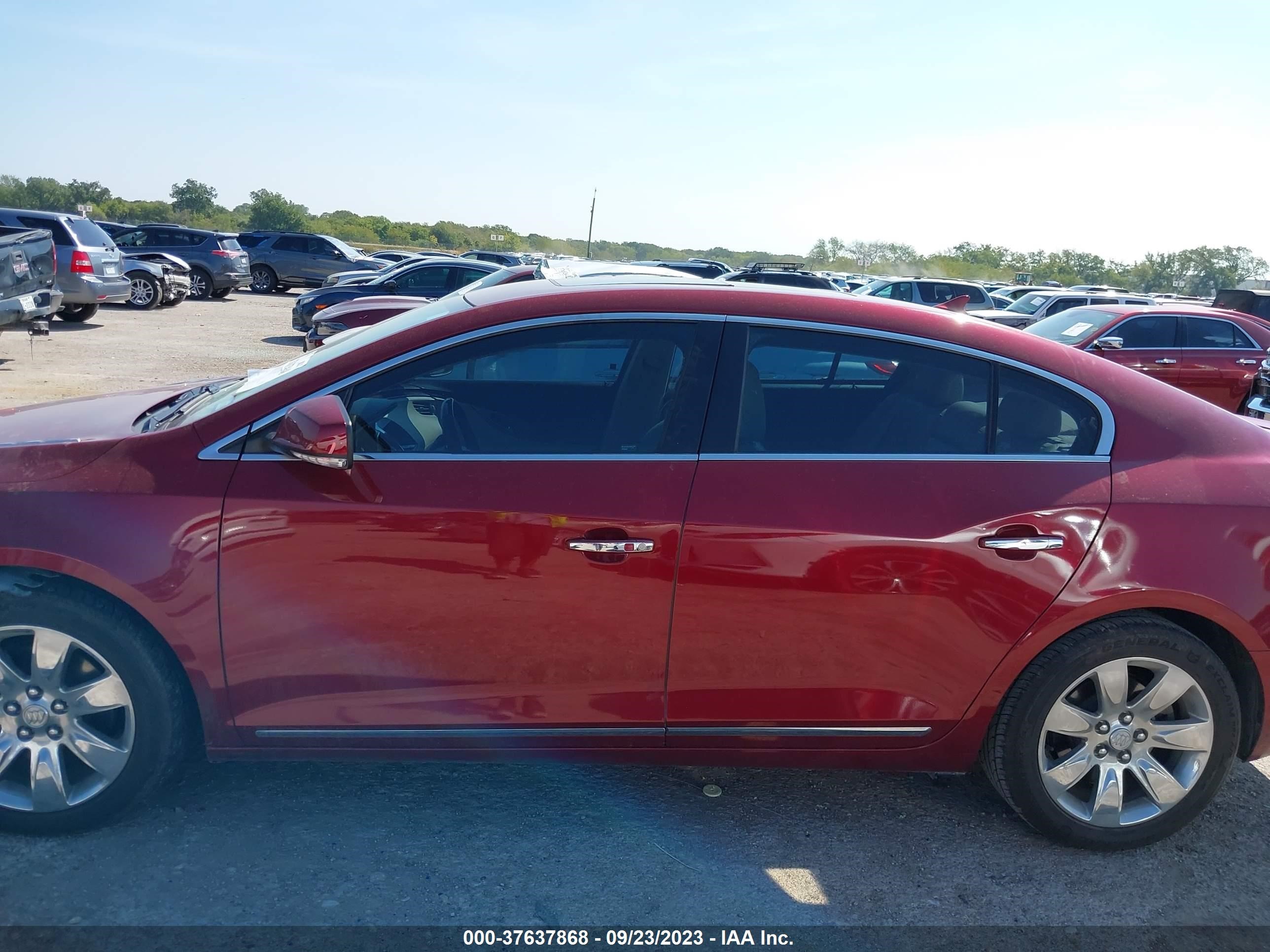 Photo 14 VIN: 1G4GC5GD0BF134756 - BUICK LACROSSE 