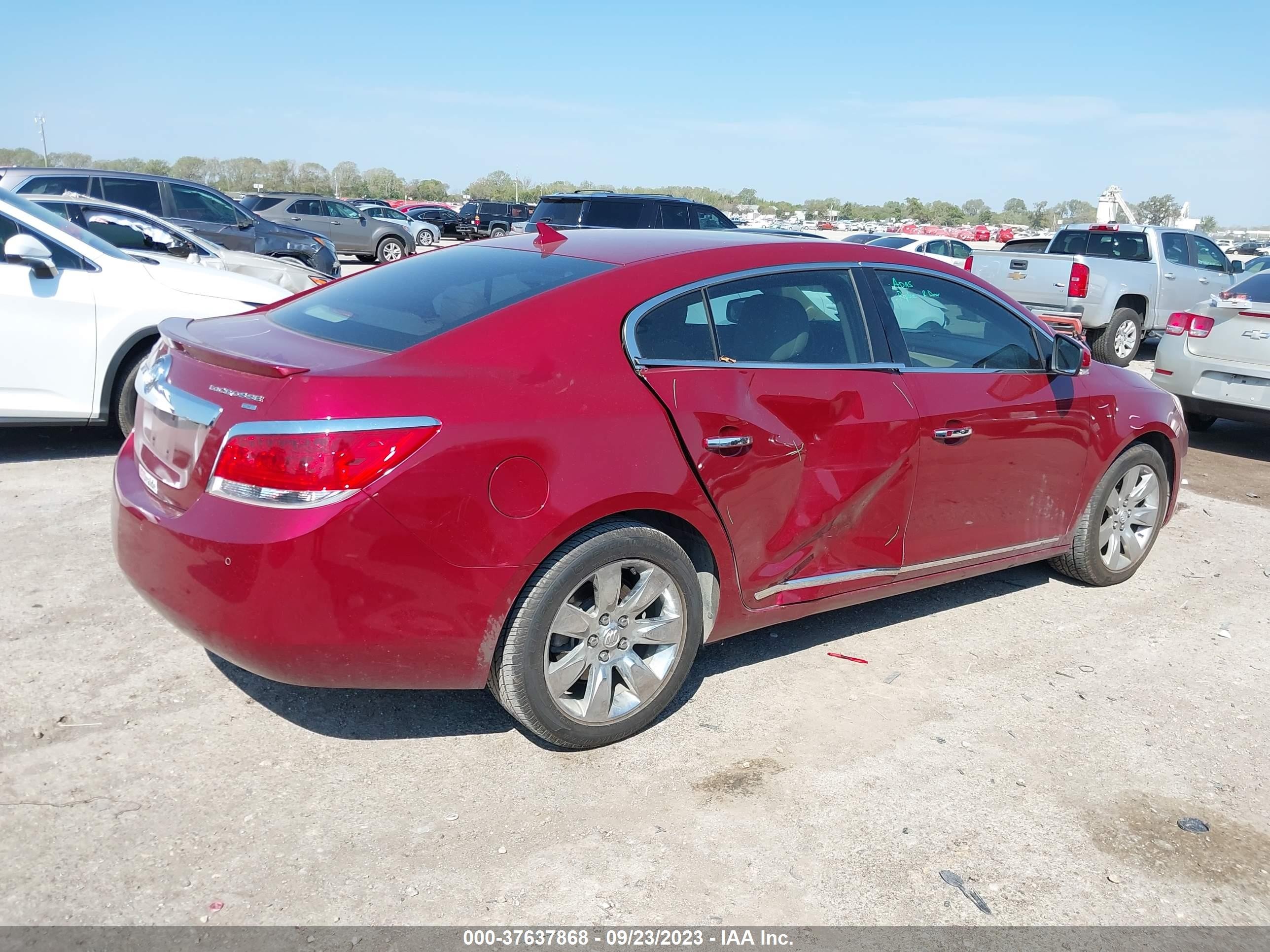 Photo 3 VIN: 1G4GC5GD0BF134756 - BUICK LACROSSE 