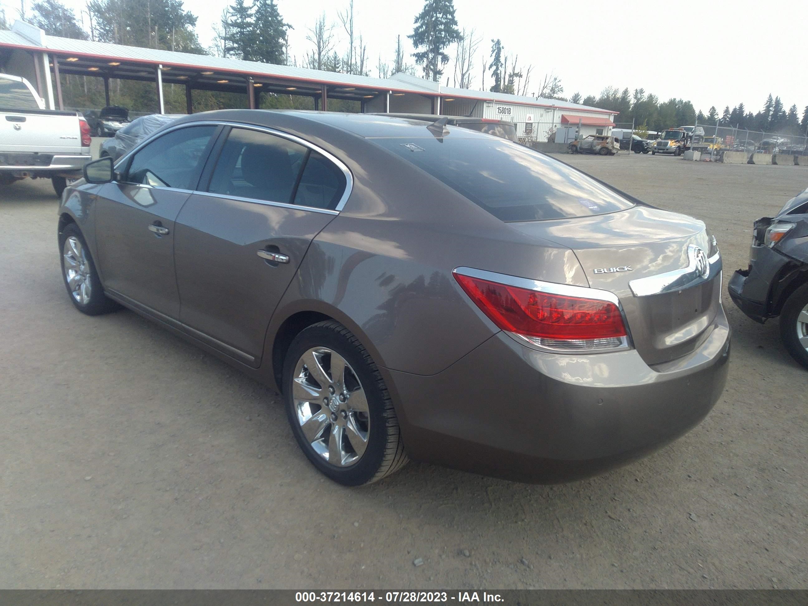 Photo 2 VIN: 1G4GC5GD6BF268882 - BUICK LACROSSE 