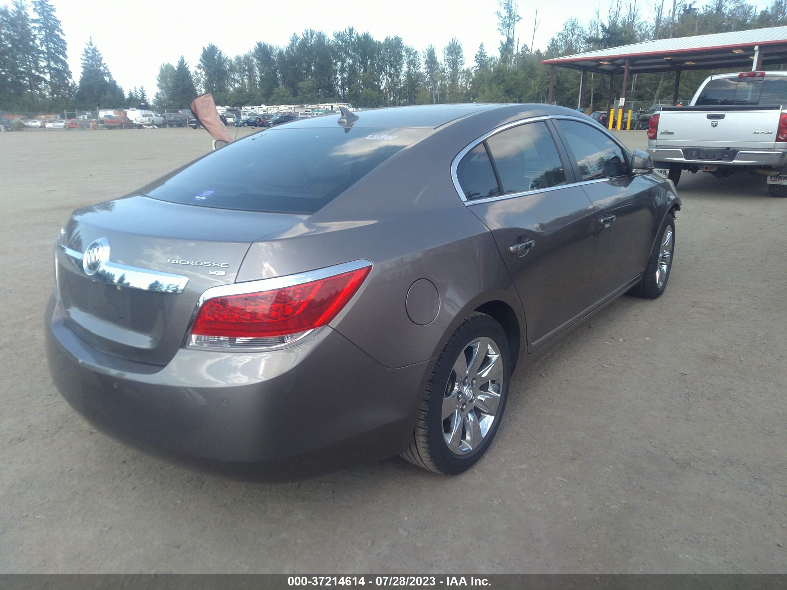 Photo 3 VIN: 1G4GC5GD6BF268882 - BUICK LACROSSE 