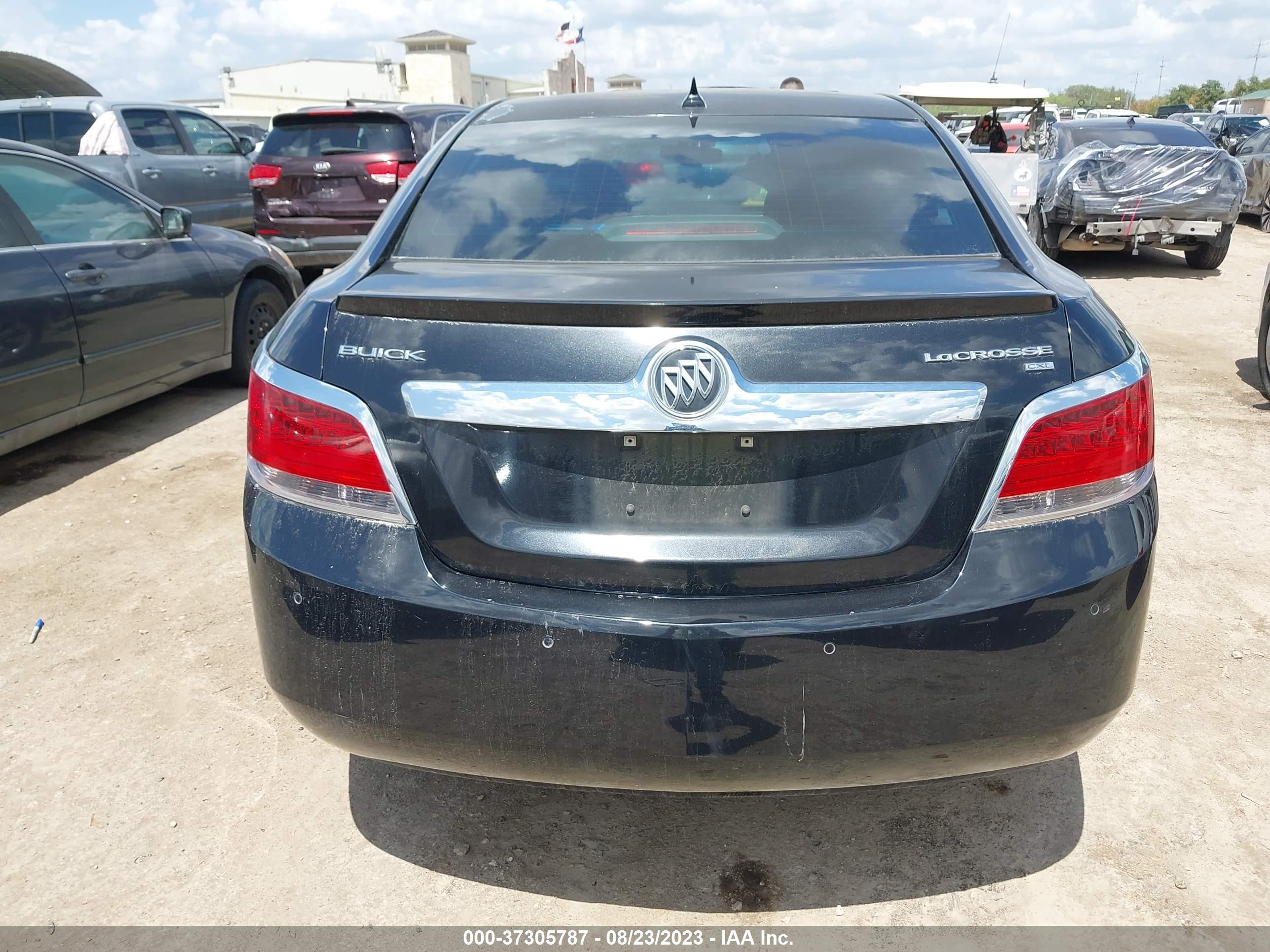 Photo 16 VIN: 1G4GC5GD7BF153997 - BUICK LACROSSE 