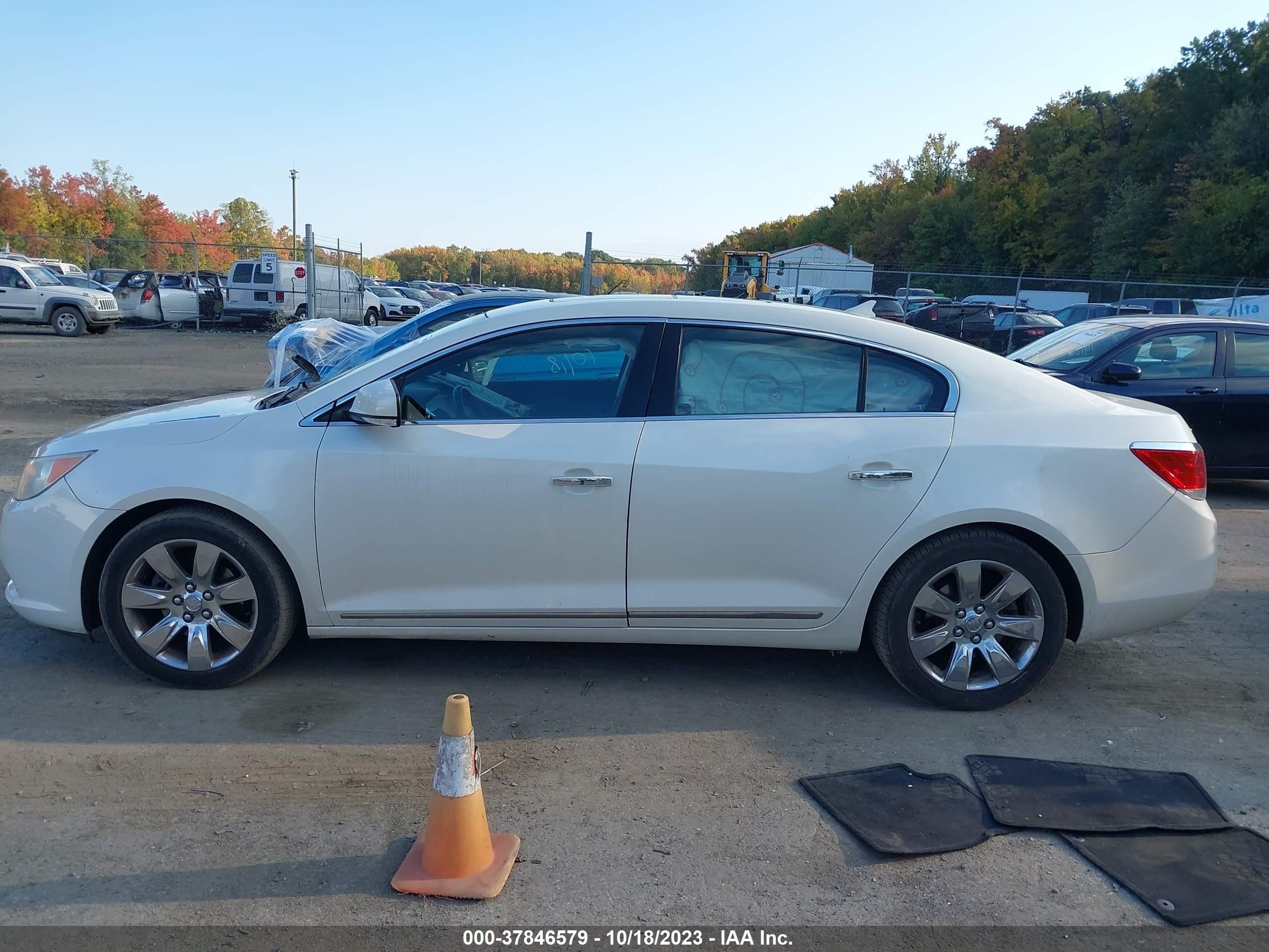 Photo 13 VIN: 1G4GC5GG6AF273279 - BUICK LACROSSE 