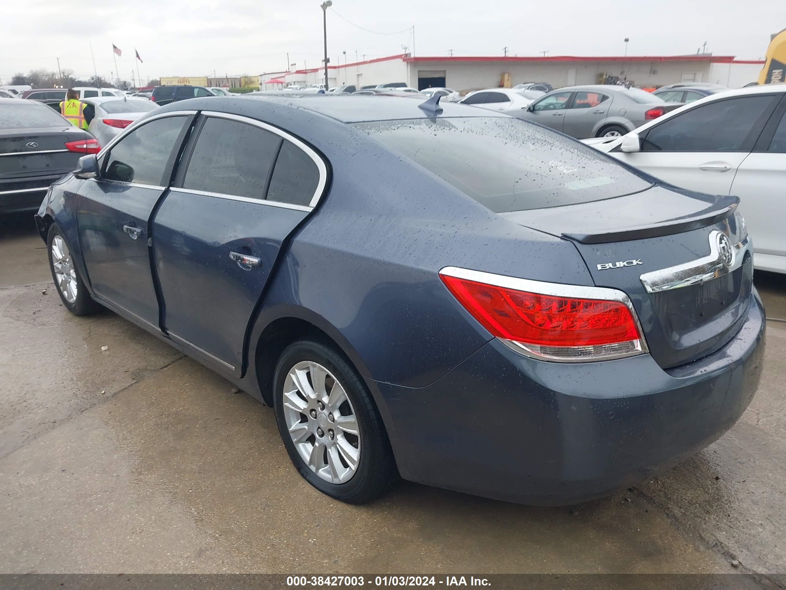 Photo 2 VIN: 1G4GC5GR2DF260664 - BUICK LACROSSE 