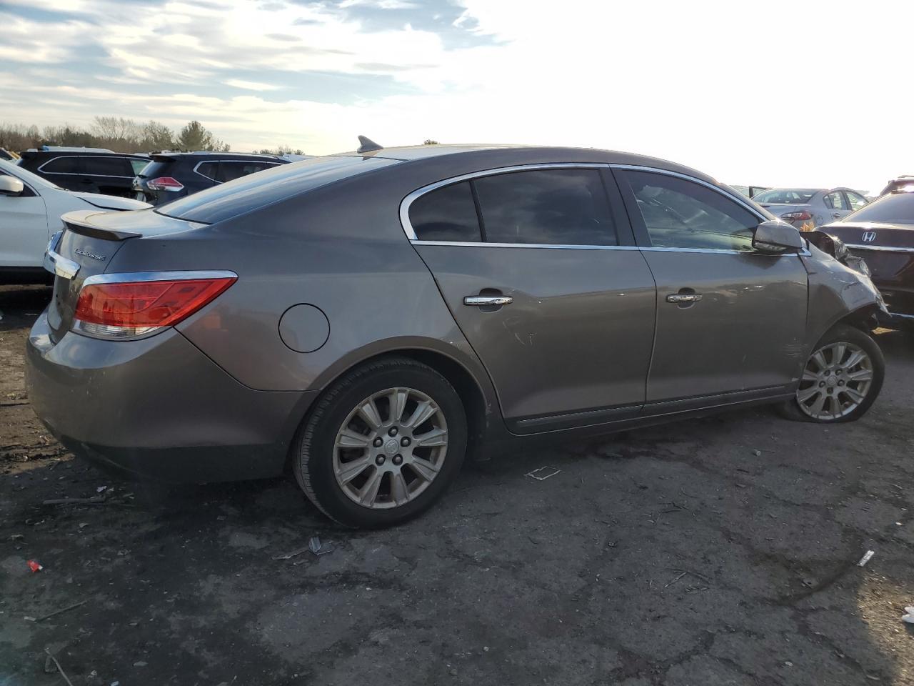 Photo 2 VIN: 1G4GC5GR8CF248114 - BUICK LACROSSE 