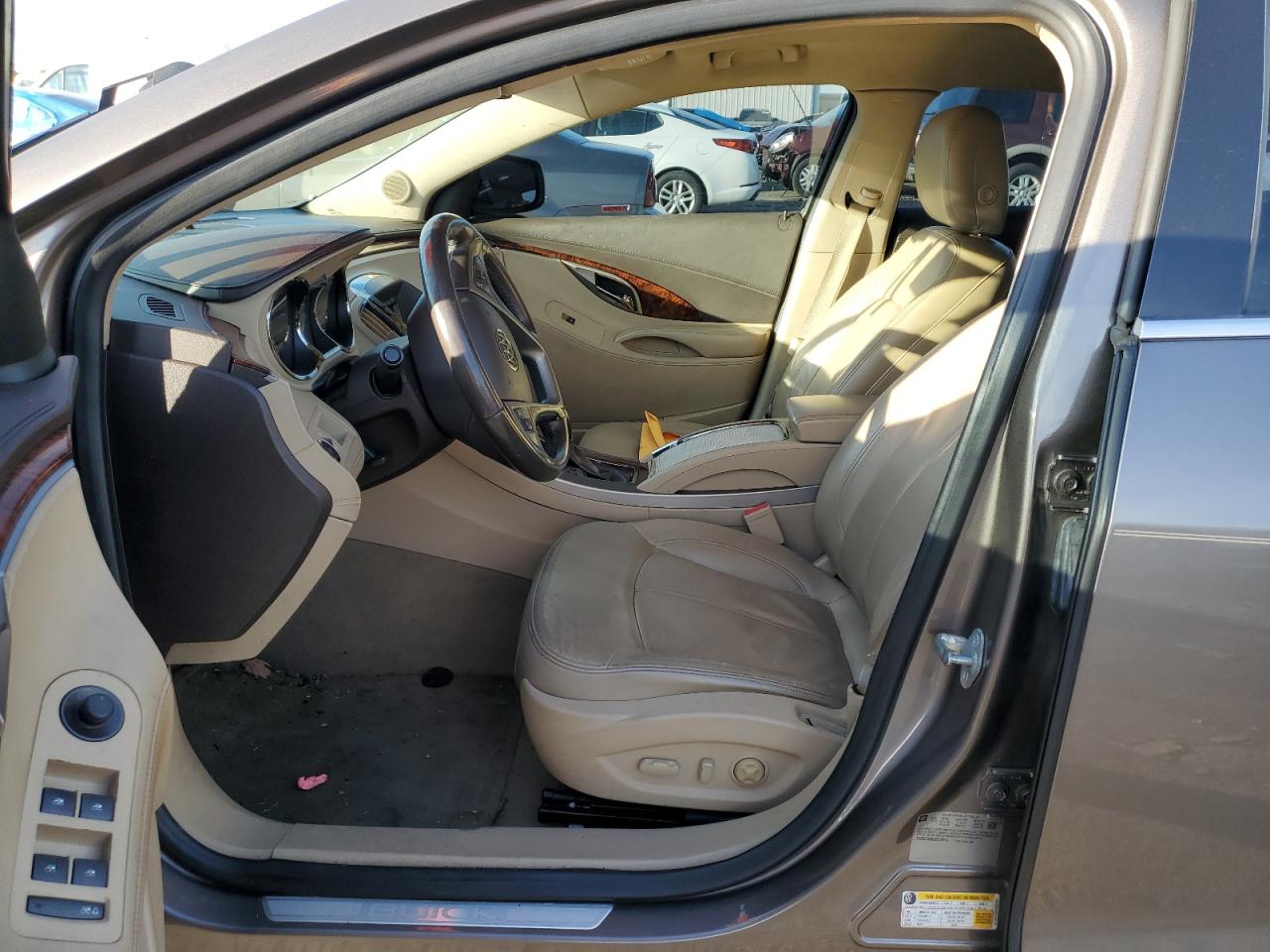 Photo 6 VIN: 1G4GC5GR8CF248114 - BUICK LACROSSE 