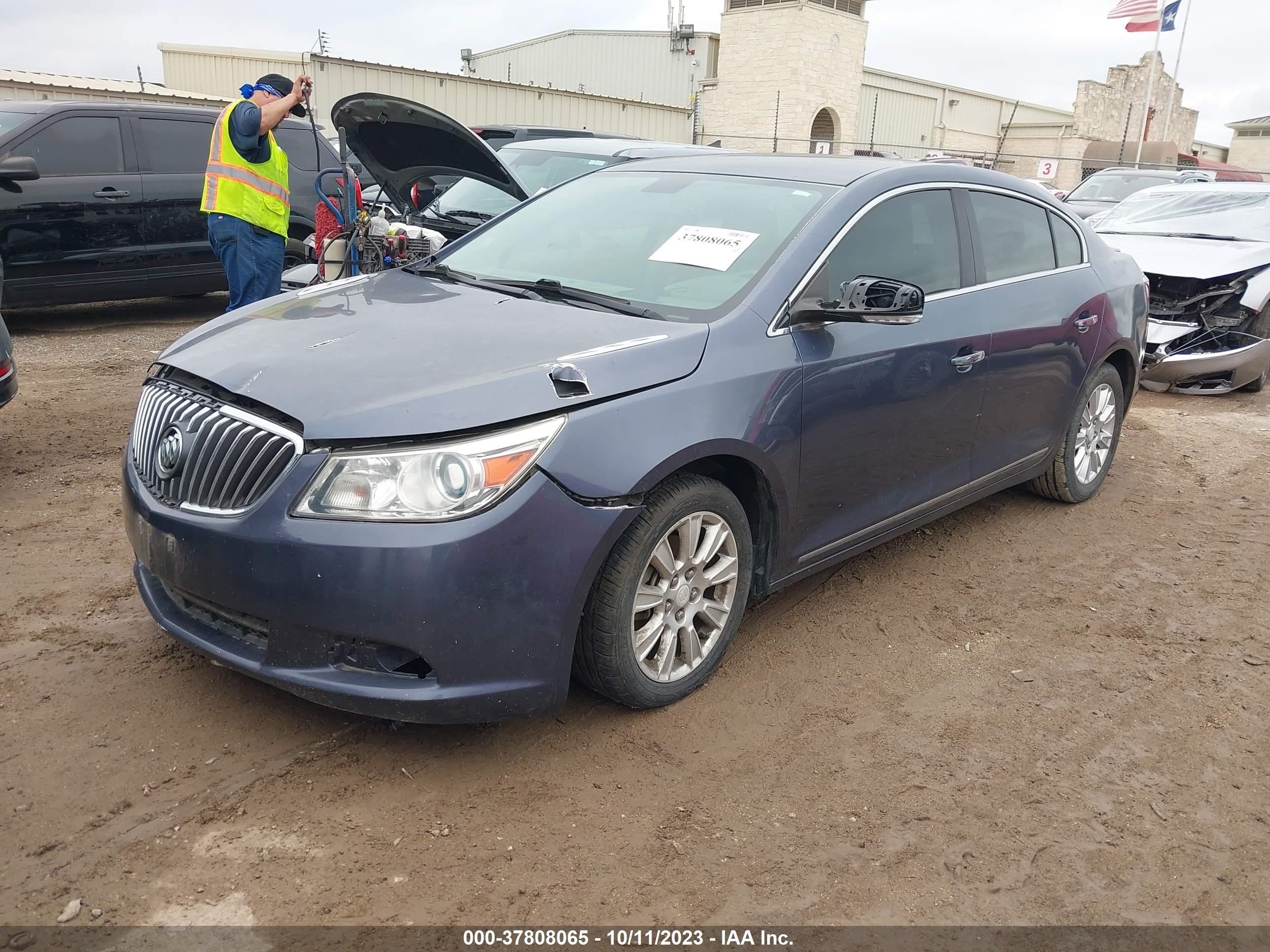 Photo 1 VIN: 1G4GC5GR8DF252455 - BUICK LACROSSE 