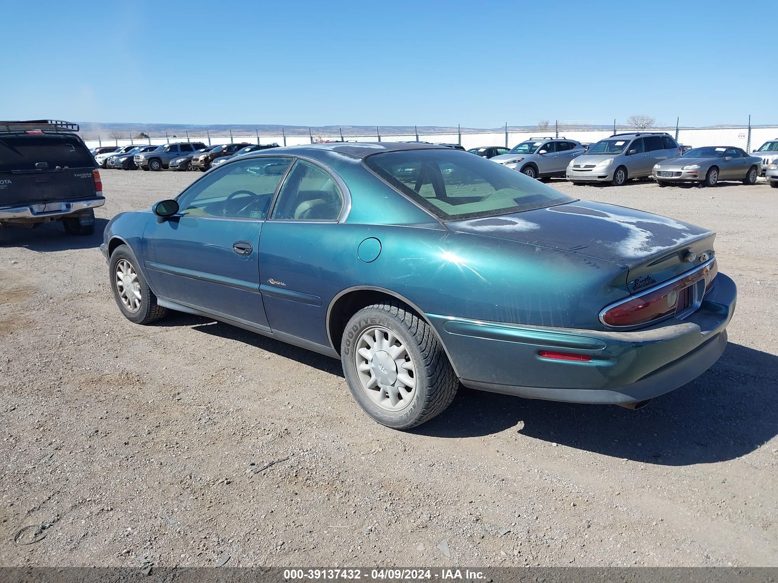 Photo 2 VIN: 1G4GD2210V4710581 - BUICK RIVIERA 