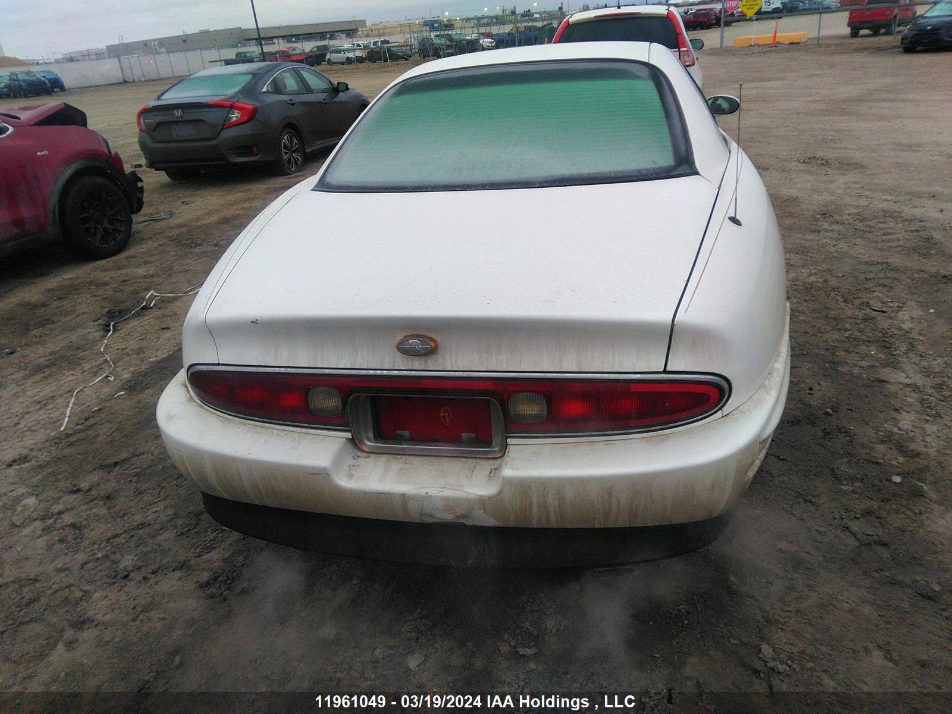 Photo 15 VIN: 1G4GD2211V4716552 - BUICK RIVIERA 