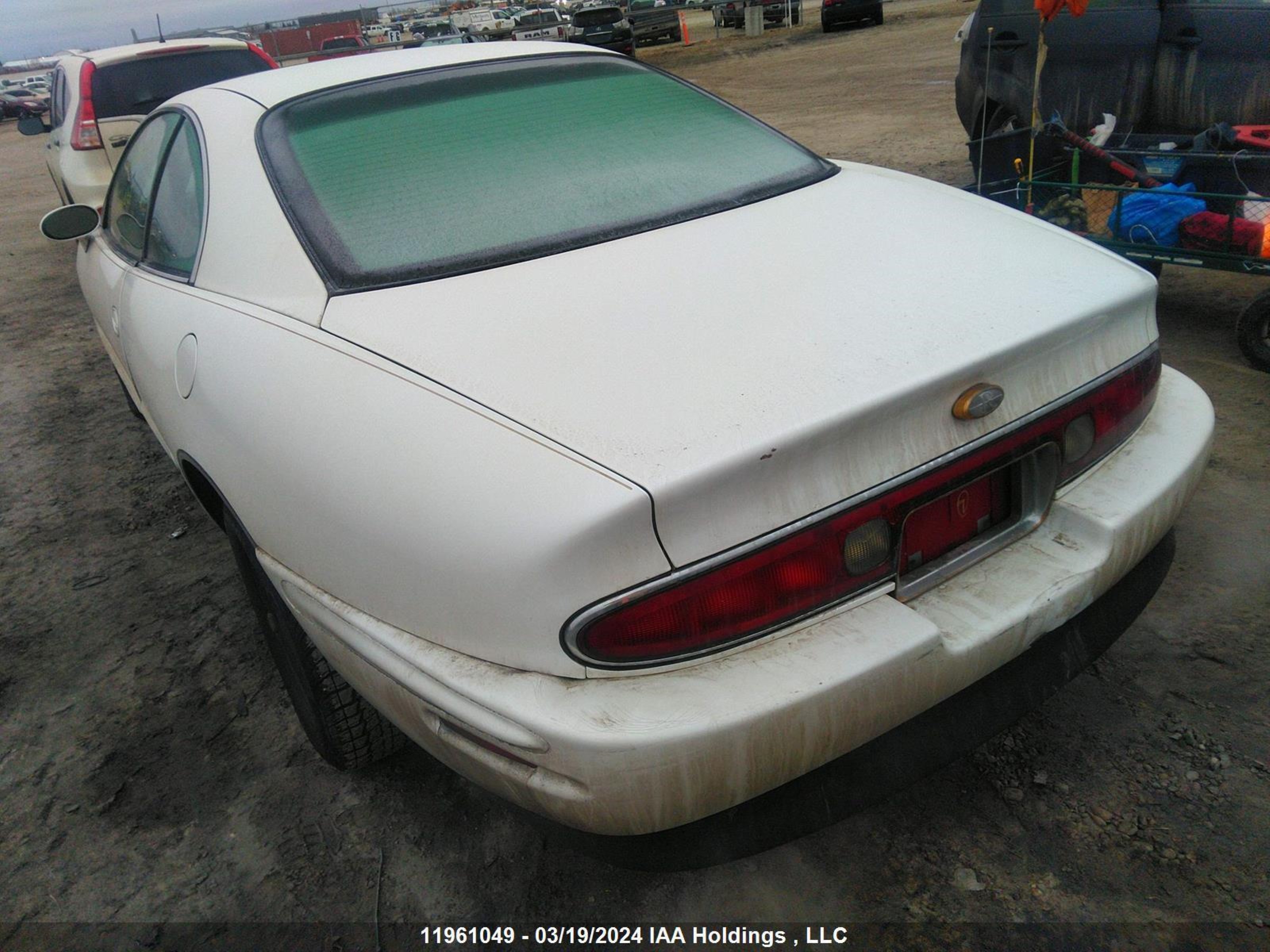 Photo 2 VIN: 1G4GD2211V4716552 - BUICK RIVIERA 