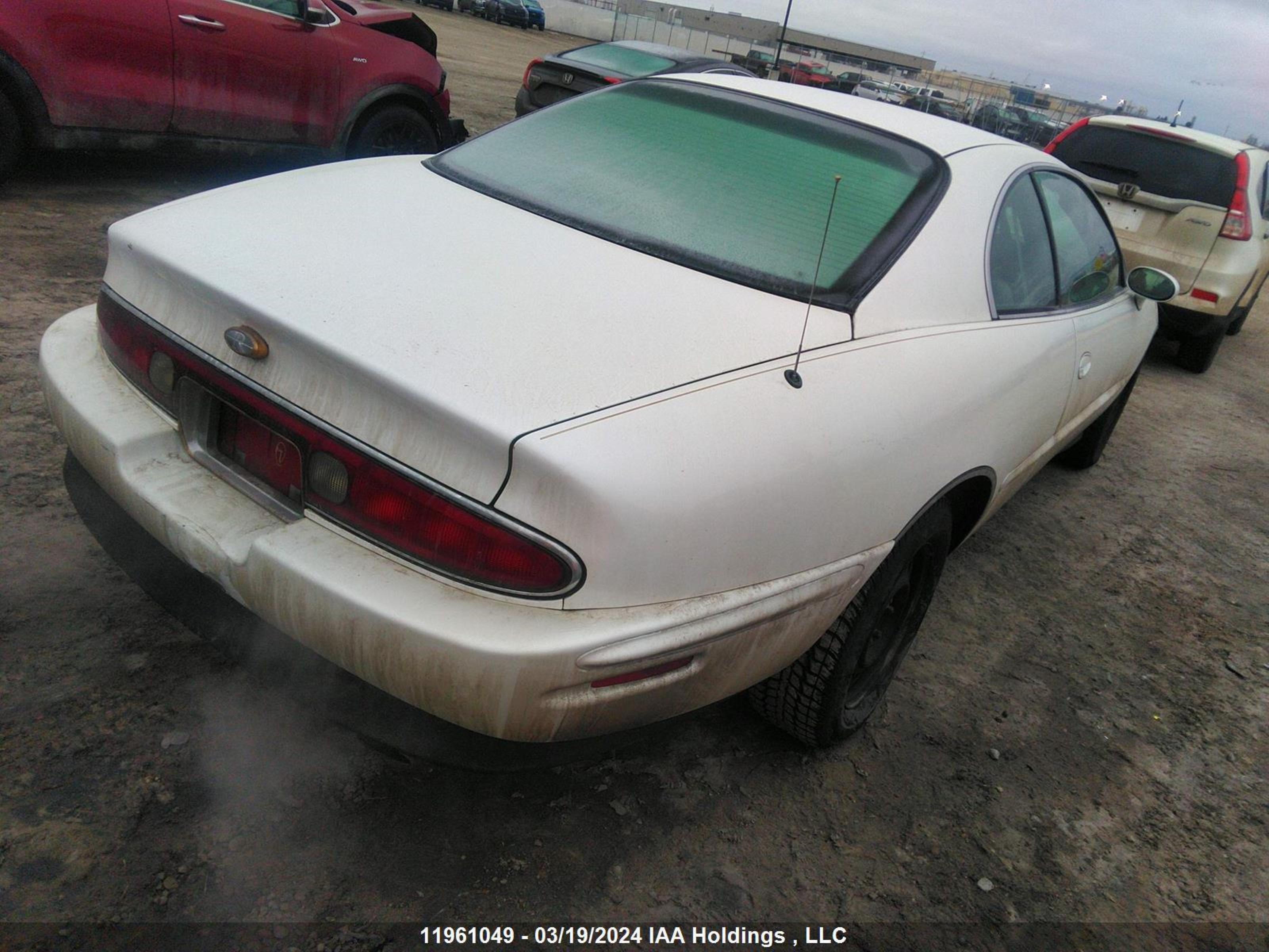 Photo 3 VIN: 1G4GD2211V4716552 - BUICK RIVIERA 