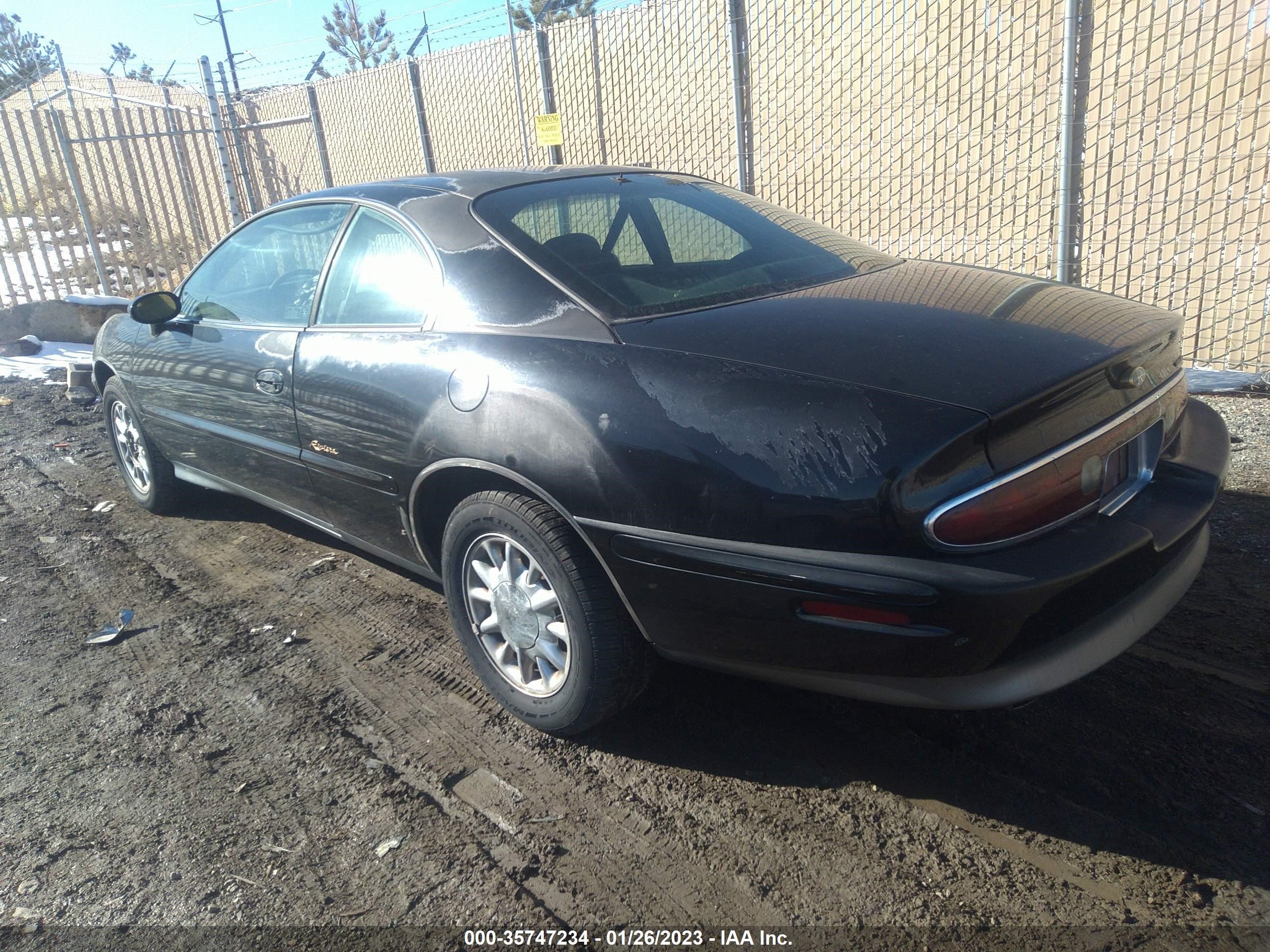 Photo 2 VIN: 1G4GD2216S4721953 - BUICK RIVIERA 