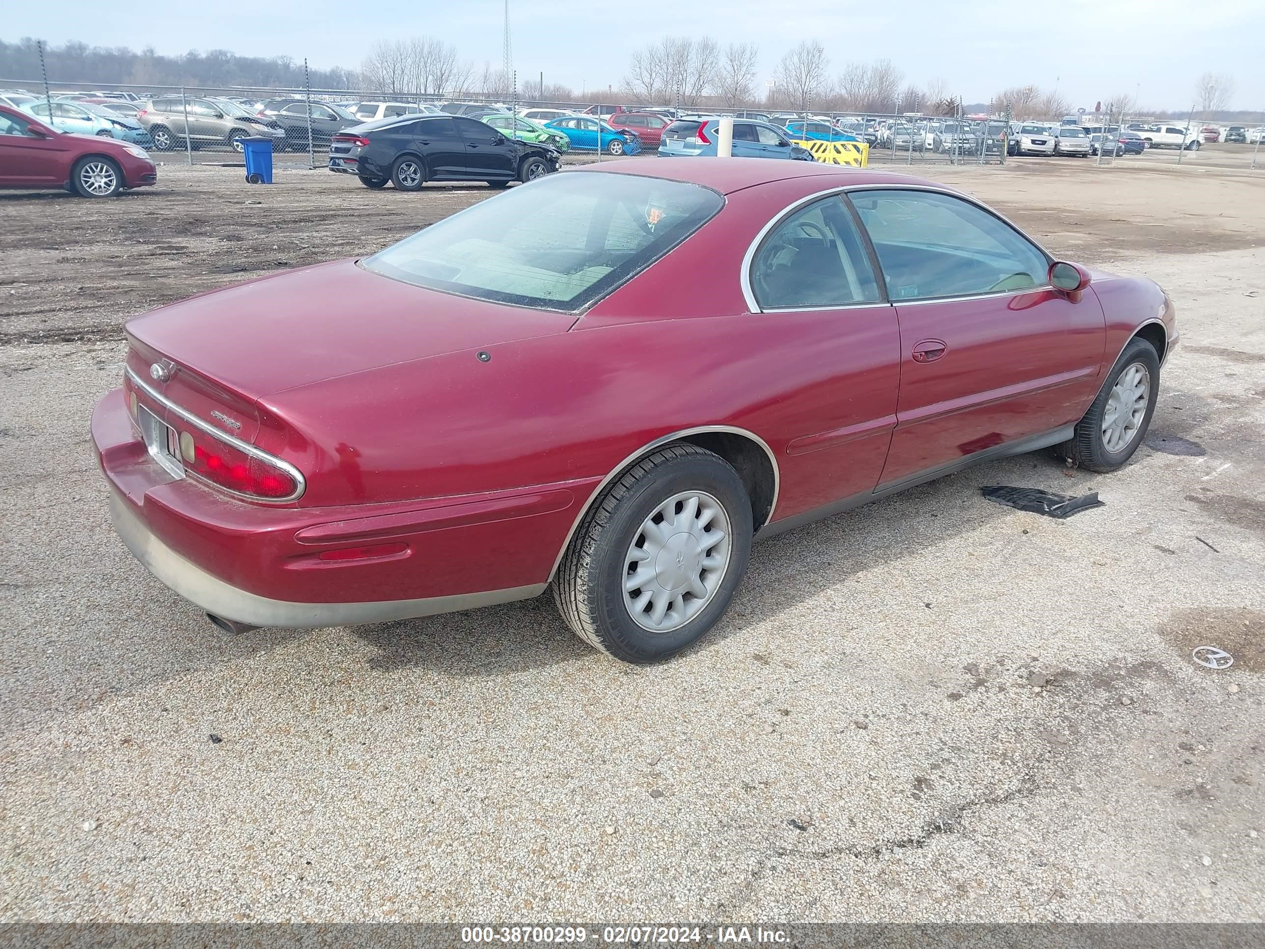 Photo 3 VIN: 1G4GD2217S4715224 - BUICK RIVIERA 