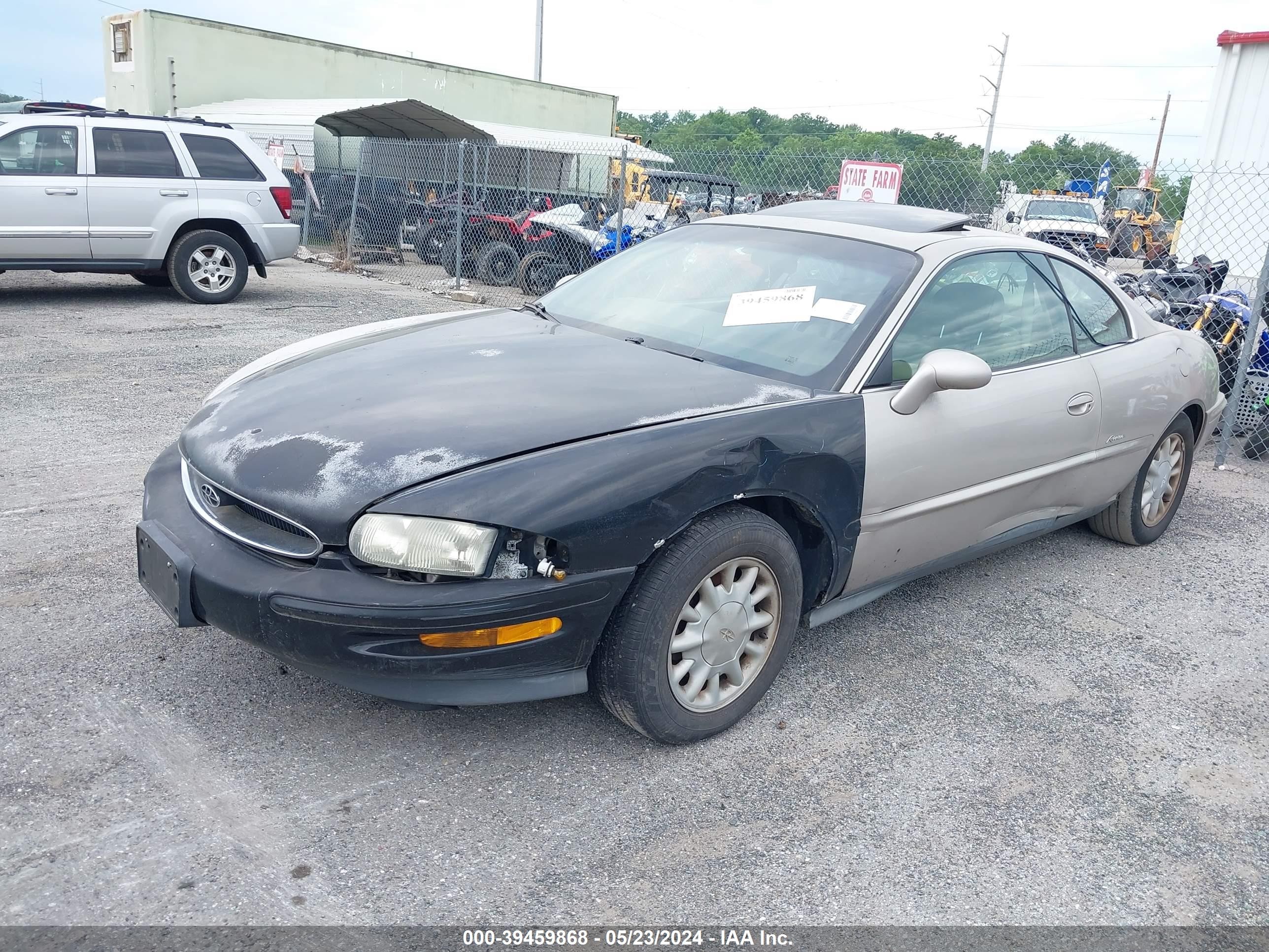 Photo 1 VIN: 1G4GD2217W4700499 - BUICK RIVIERA 