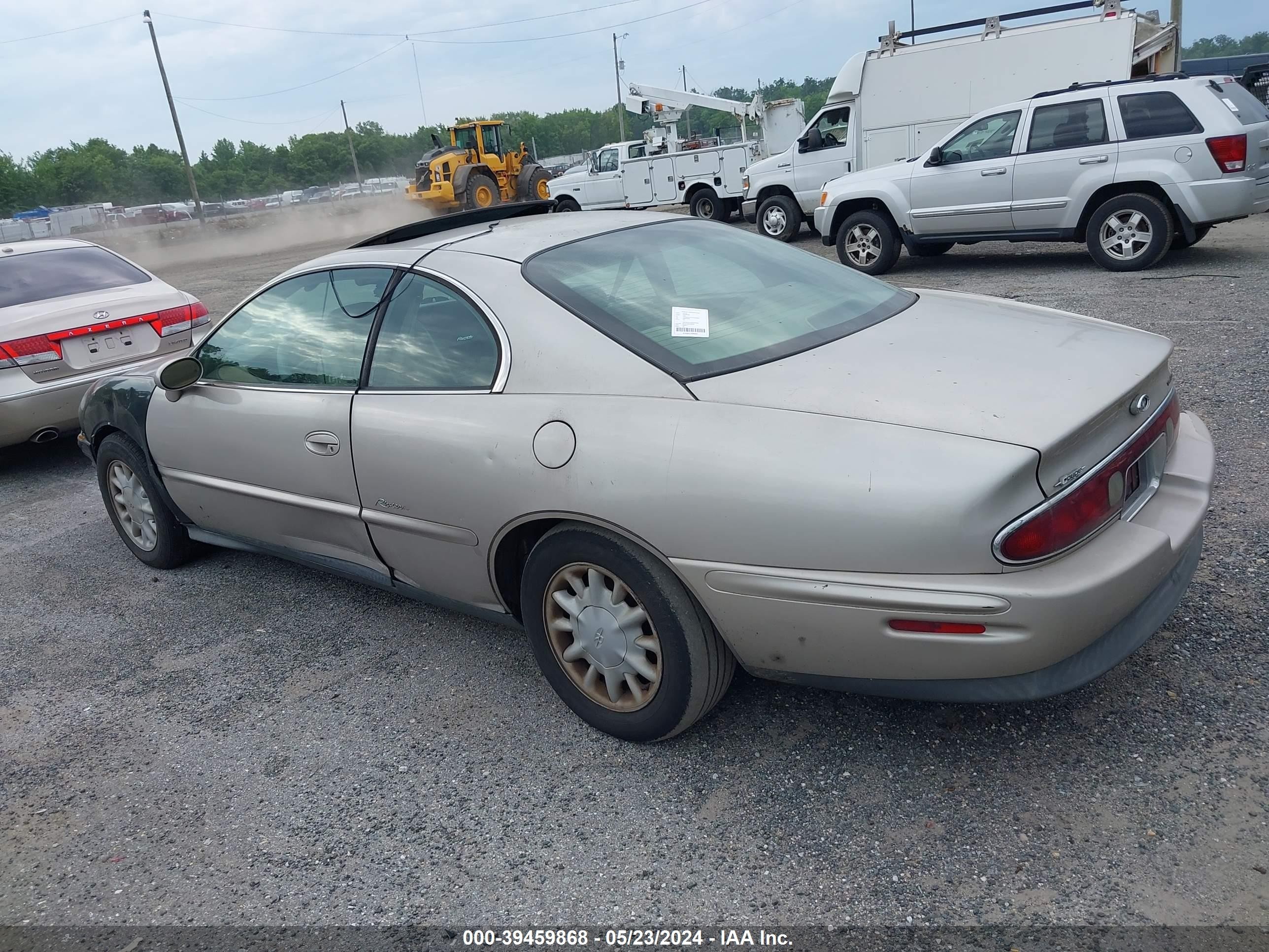 Photo 2 VIN: 1G4GD2217W4700499 - BUICK RIVIERA 