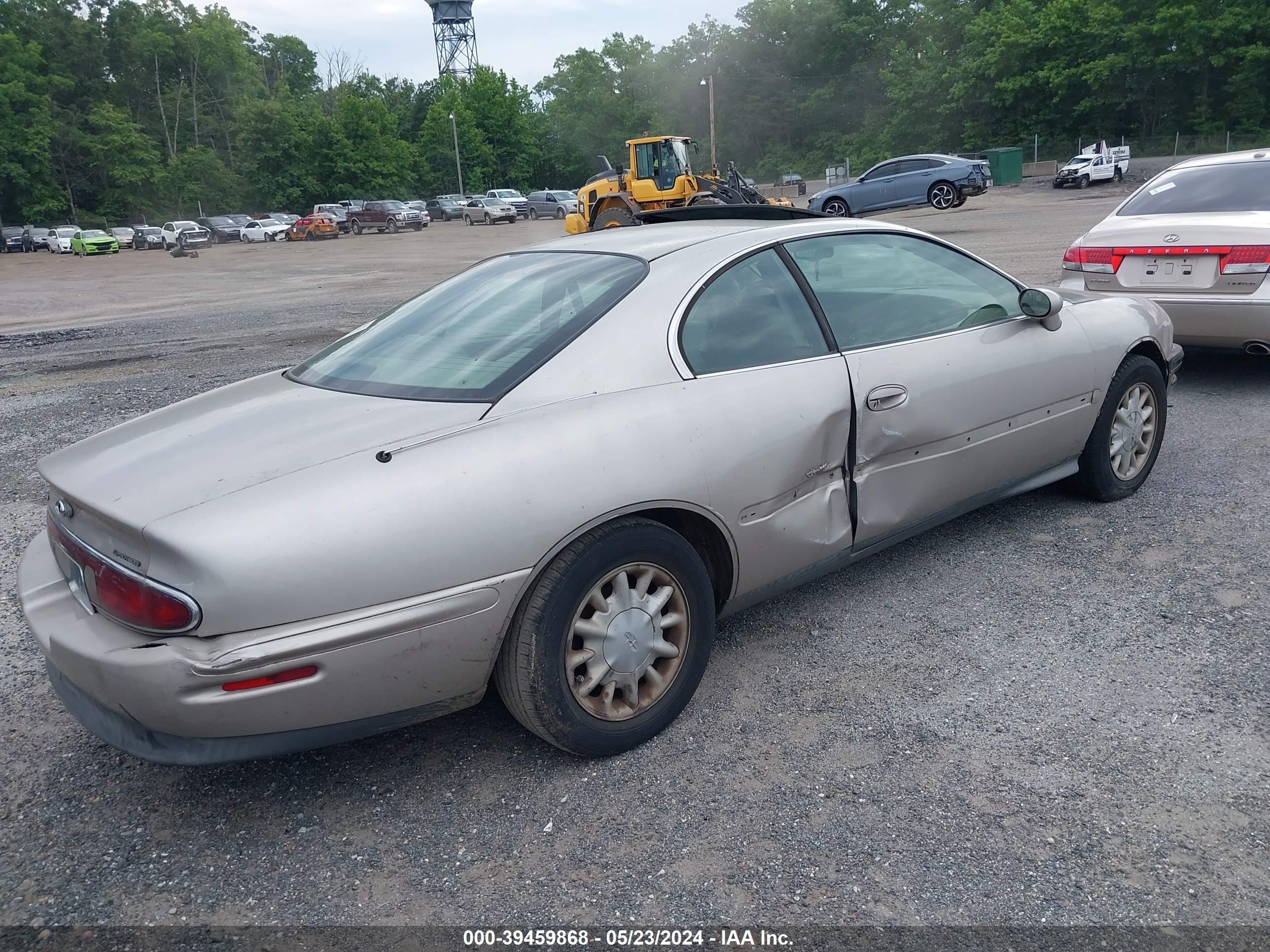 Photo 3 VIN: 1G4GD2217W4700499 - BUICK RIVIERA 