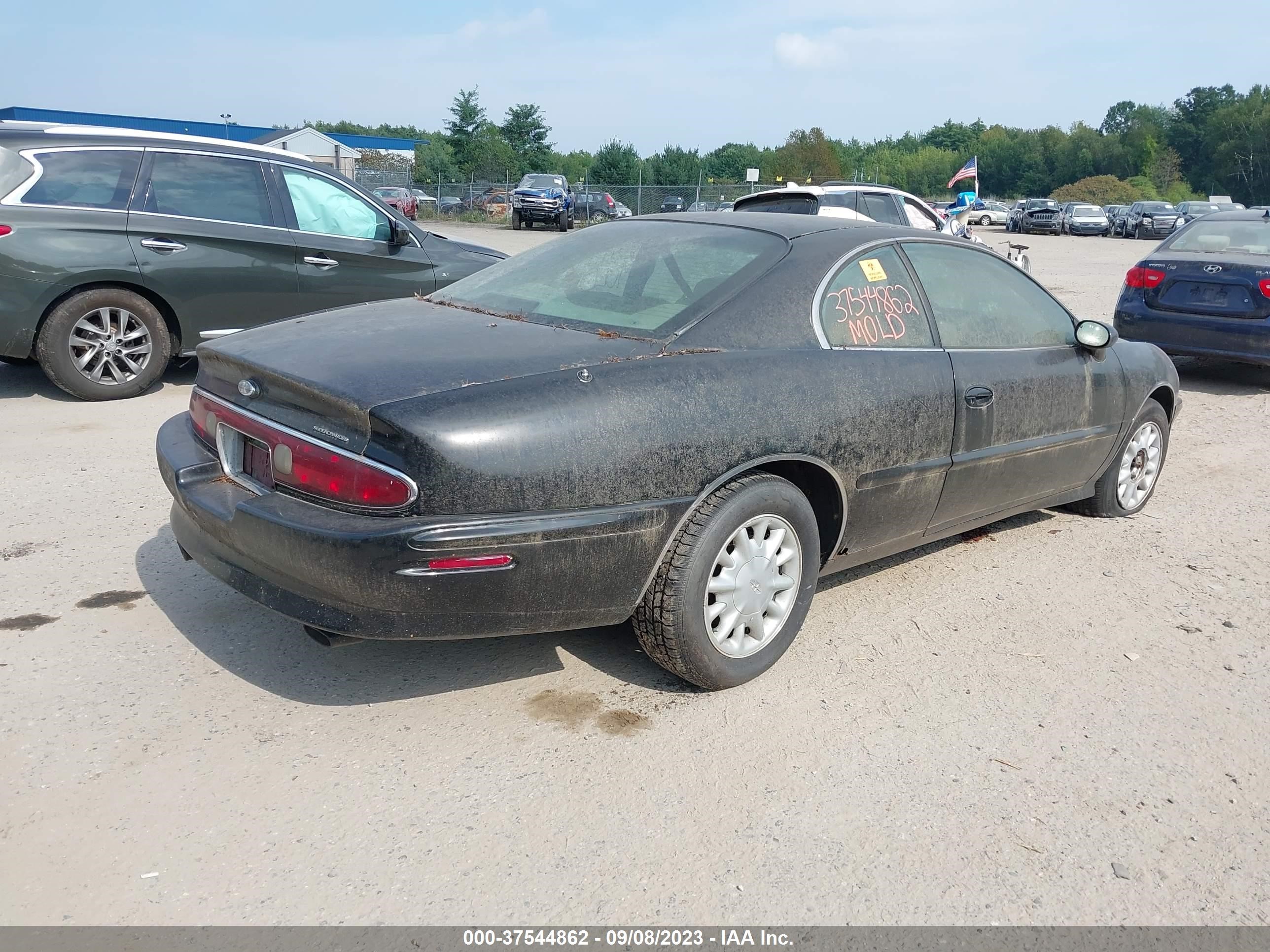 Photo 3 VIN: 1G4GD2218T4705304 - BUICK RIVIERA 