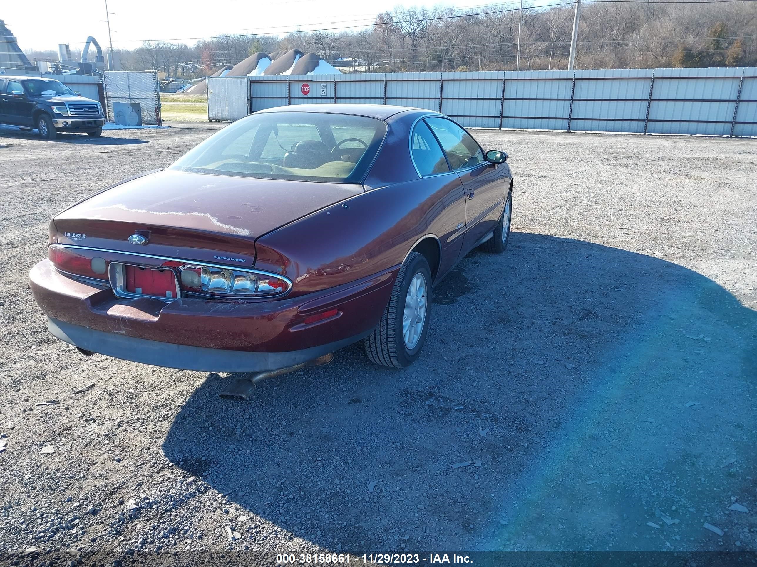 Photo 3 VIN: 1G4GD2219W4708412 - BUICK RIVIERA 