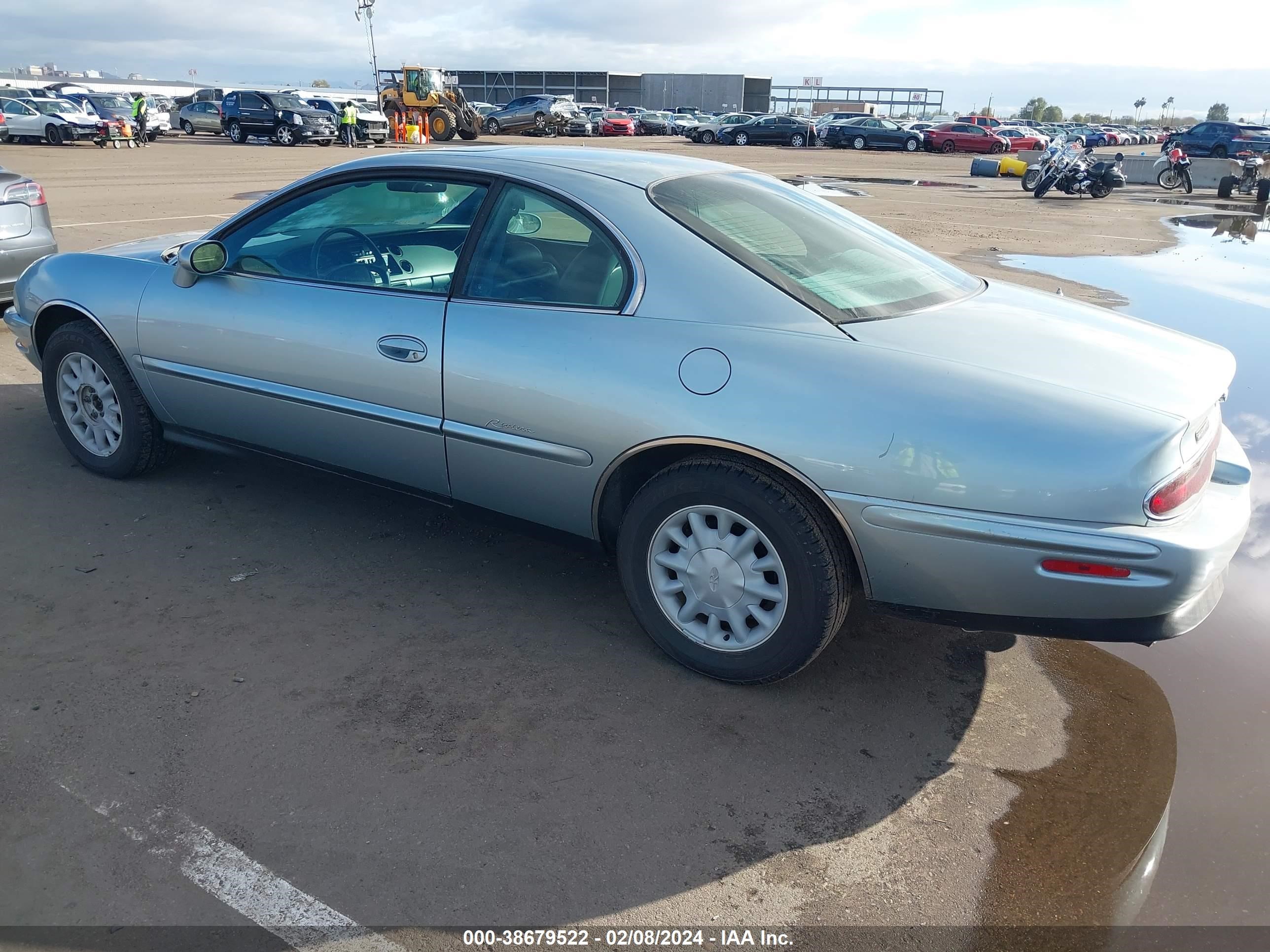 Photo 2 VIN: 1G4GD221XS4729621 - BUICK RIVIERA 