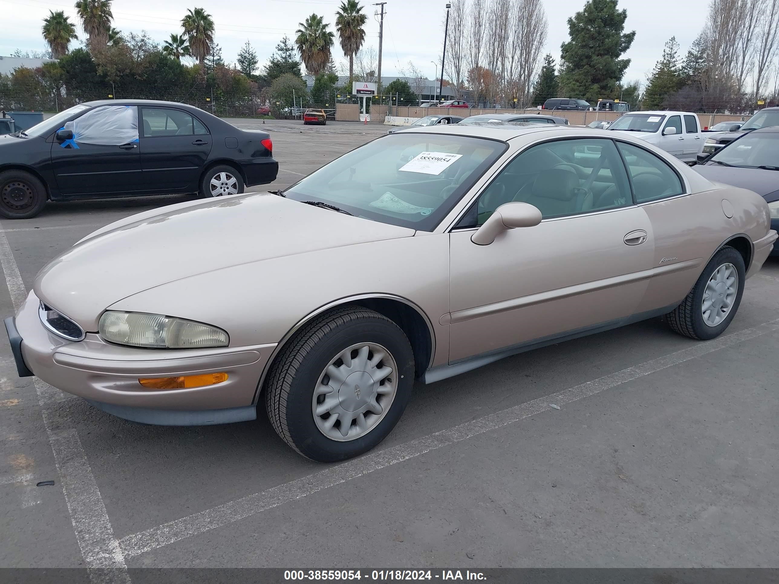 Photo 1 VIN: 1G4GD221XS4735032 - BUICK RIVIERA 