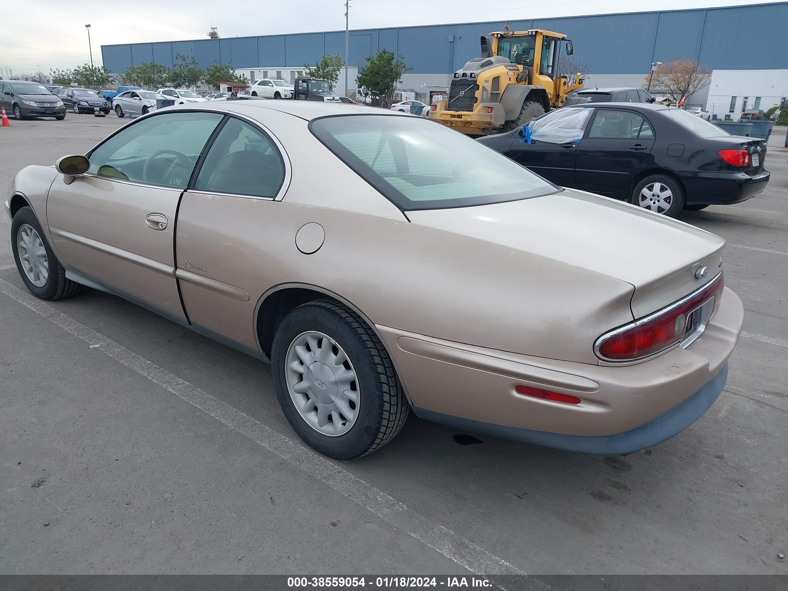 Photo 2 VIN: 1G4GD221XS4735032 - BUICK RIVIERA 