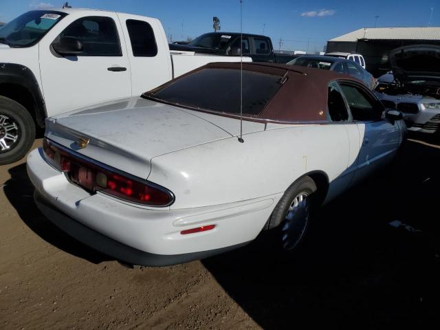 Photo 2 VIN: 1G4GD22K1S4739401 - BUICK RIVIERA 