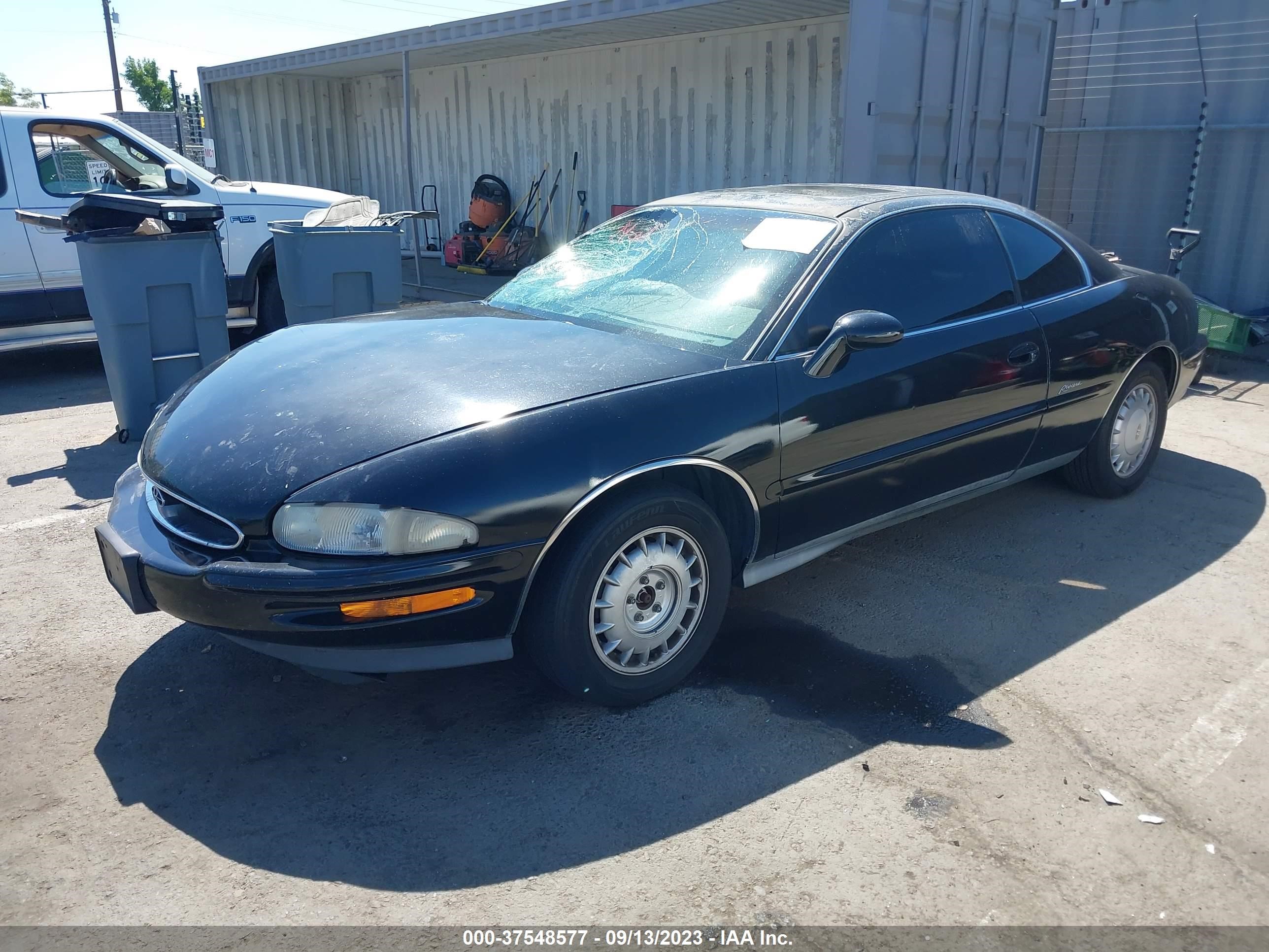 Photo 1 VIN: 1G4GD22K2V4709456 - BUICK RIVIERA 