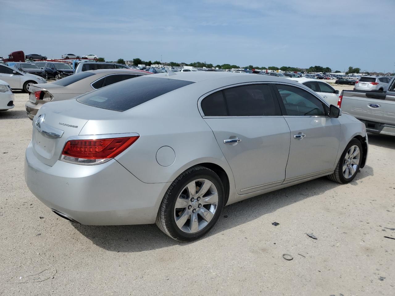 Photo 2 VIN: 1G4GD5E36CF133894 - BUICK LACROSSE 