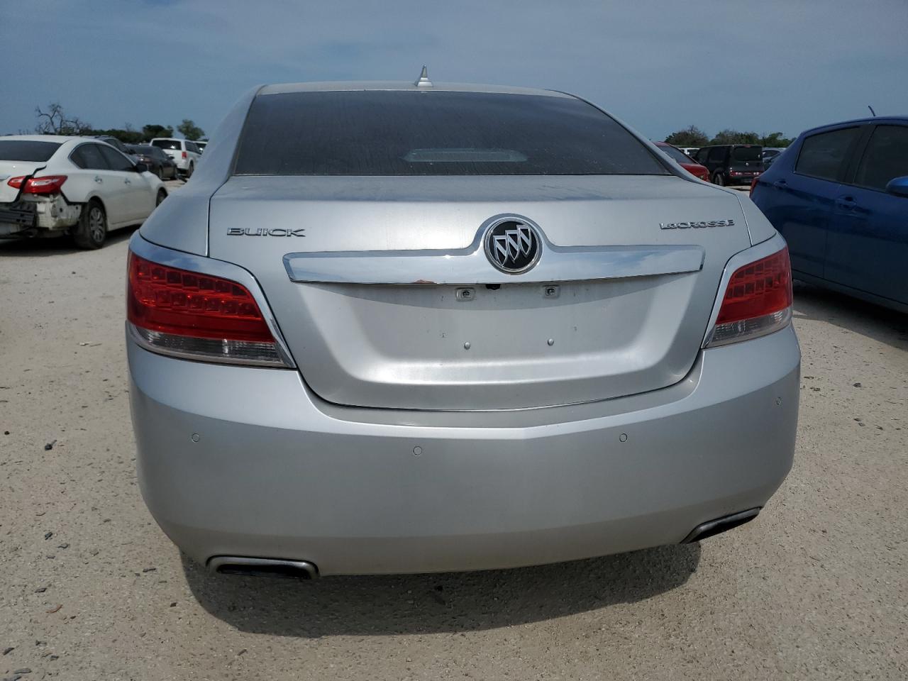 Photo 5 VIN: 1G4GD5E36CF133894 - BUICK LACROSSE 