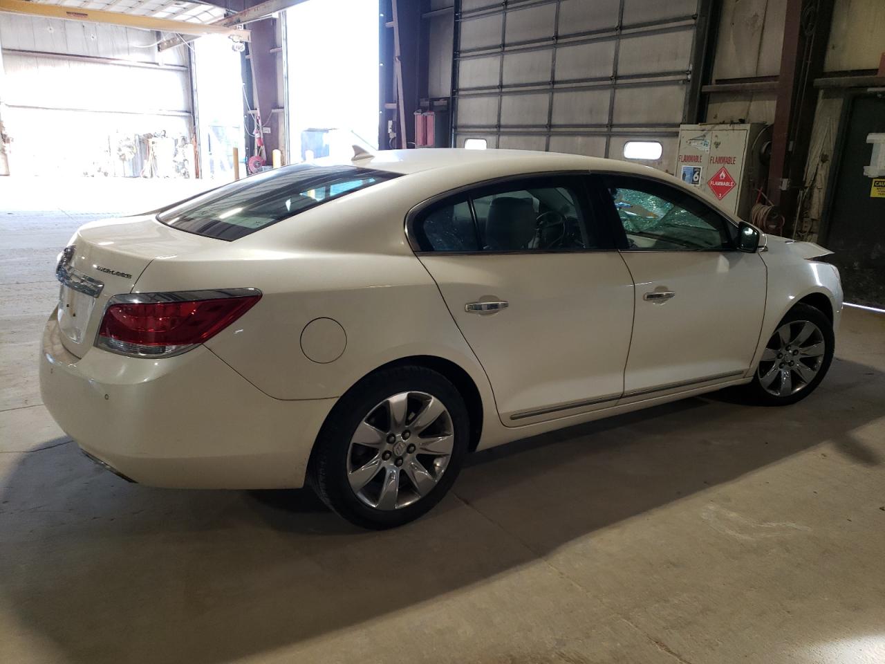 Photo 2 VIN: 1G4GD5E38CF109483 - BUICK LACROSSE 