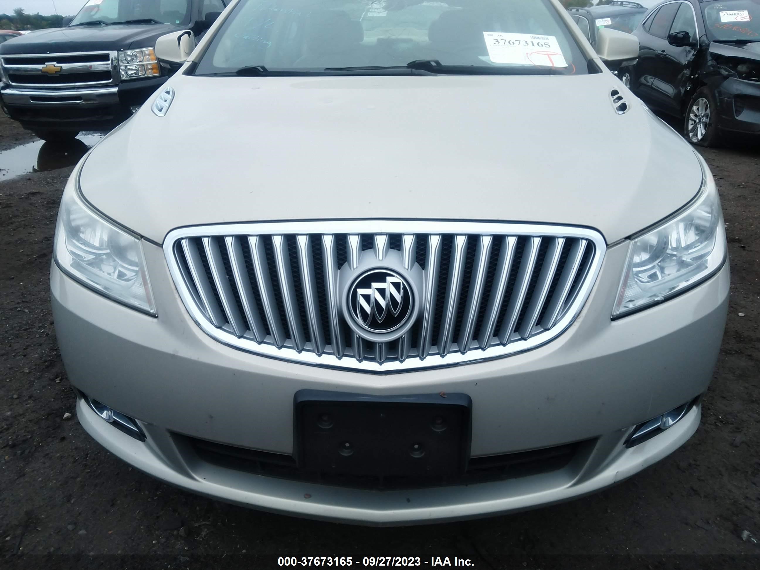 Photo 11 VIN: 1G4GD5E39CF115003 - BUICK LACROSSE 