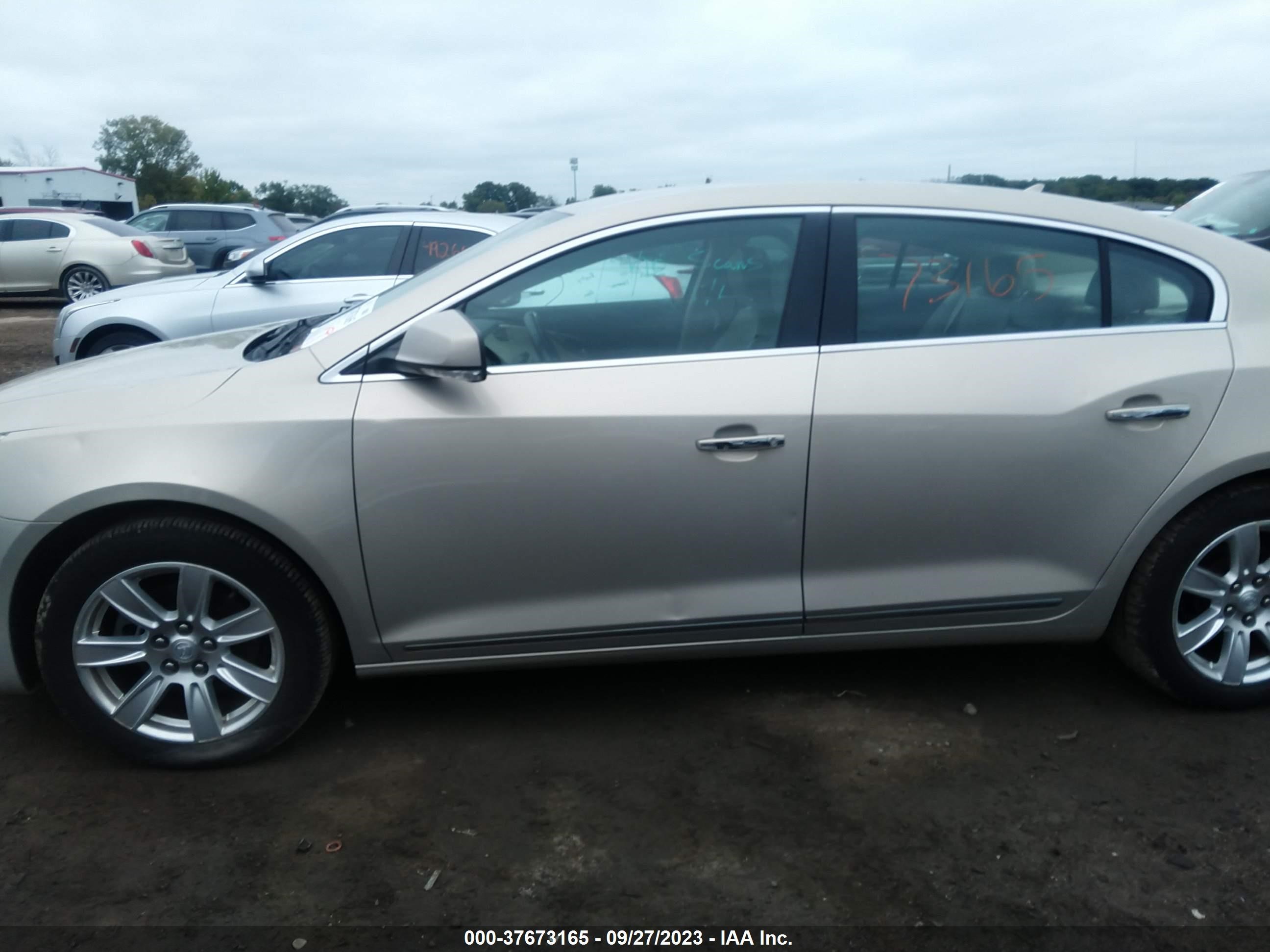 Photo 13 VIN: 1G4GD5E39CF115003 - BUICK LACROSSE 