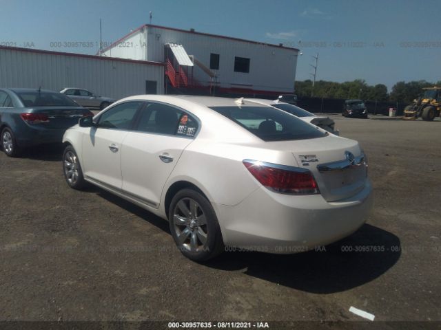 Photo 2 VIN: 1G4GD5ED1BF319463 - BUICK LACROSSE 