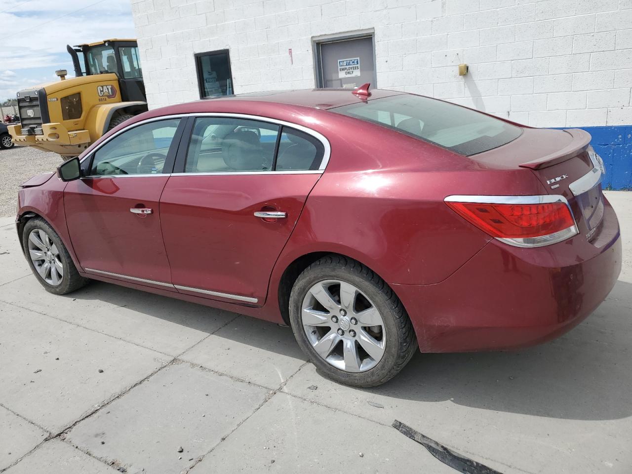 Photo 1 VIN: 1G4GD5ED4BF142133 - BUICK LACROSSE 