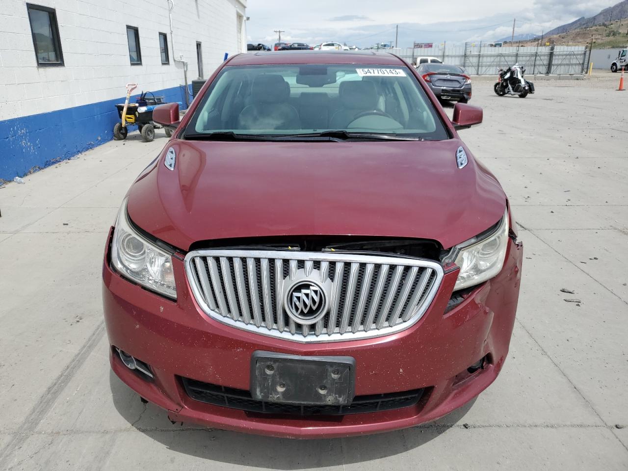 Photo 4 VIN: 1G4GD5ED4BF142133 - BUICK LACROSSE 