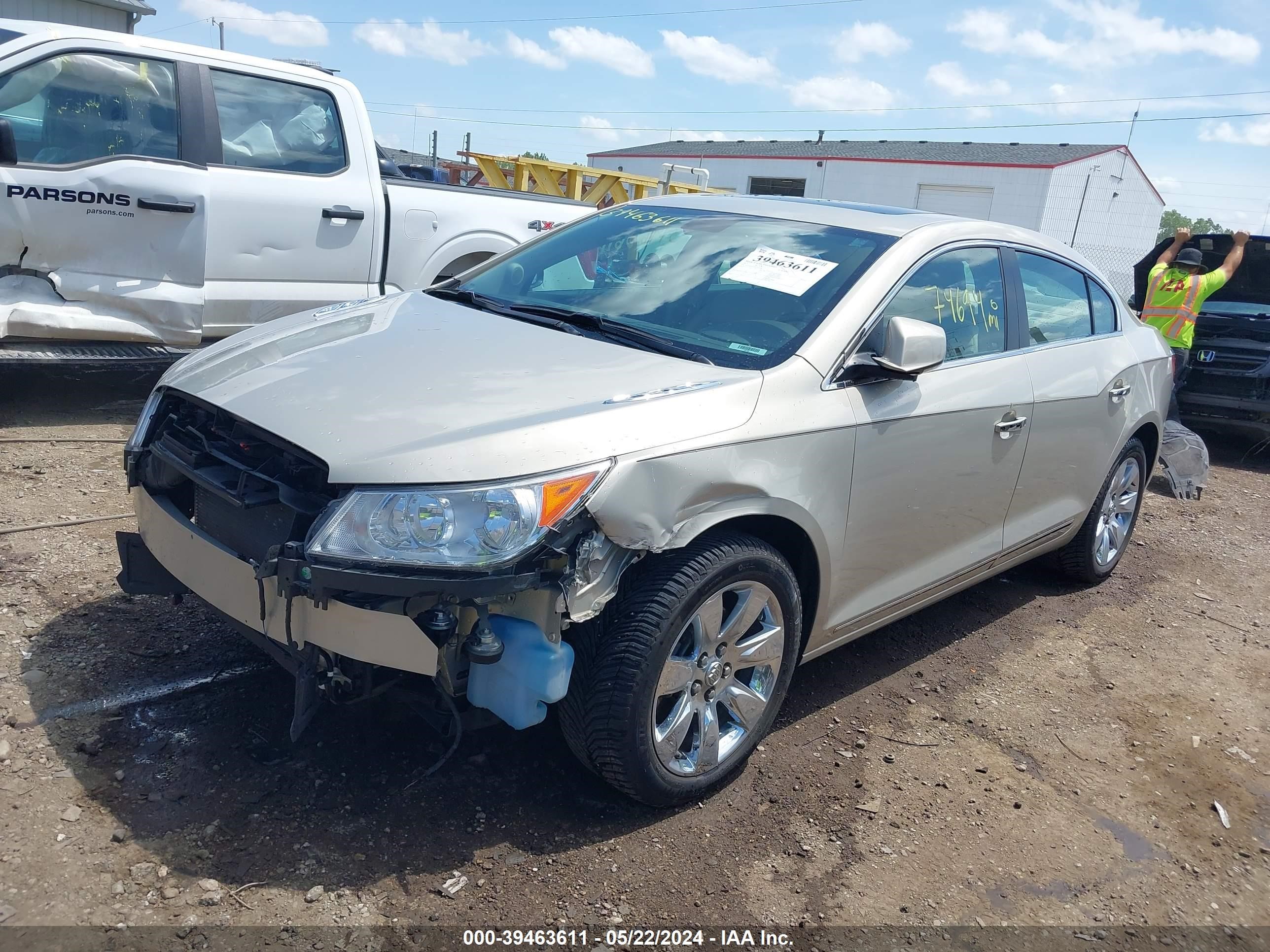 Photo 1 VIN: 1G4GD5ED4BF247626 - BUICK LACROSSE 