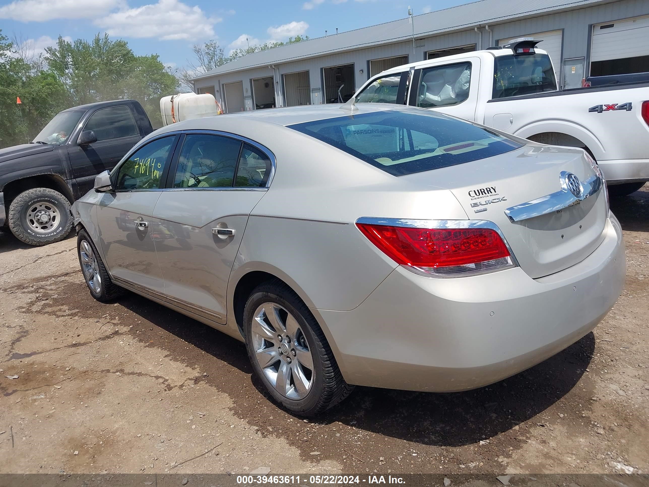 Photo 2 VIN: 1G4GD5ED4BF247626 - BUICK LACROSSE 