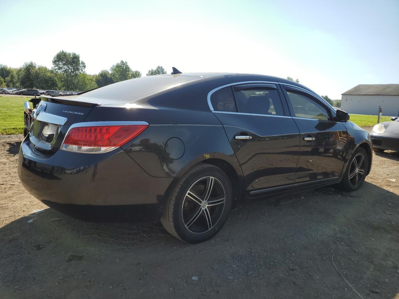 Photo 2 VIN: 1G4GD5ER1CF165995 - BUICK LACROSSE 