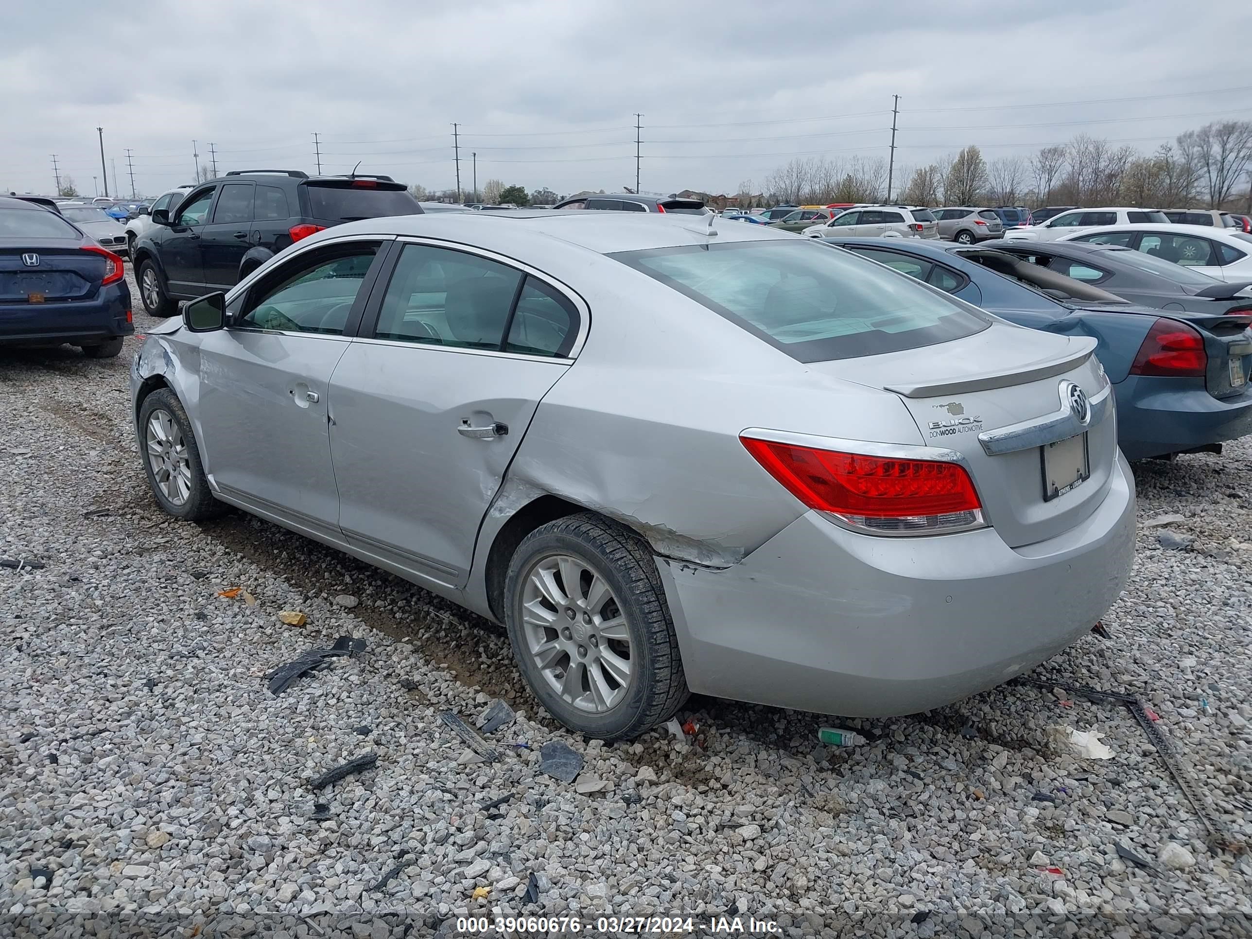 Photo 2 VIN: 1G4GD5ER7CF266684 - BUICK LACROSSE 