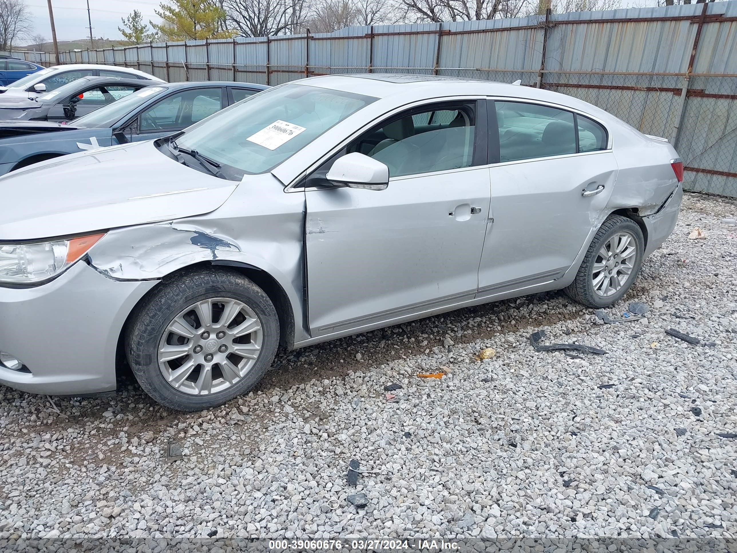 Photo 5 VIN: 1G4GD5ER7CF266684 - BUICK LACROSSE 