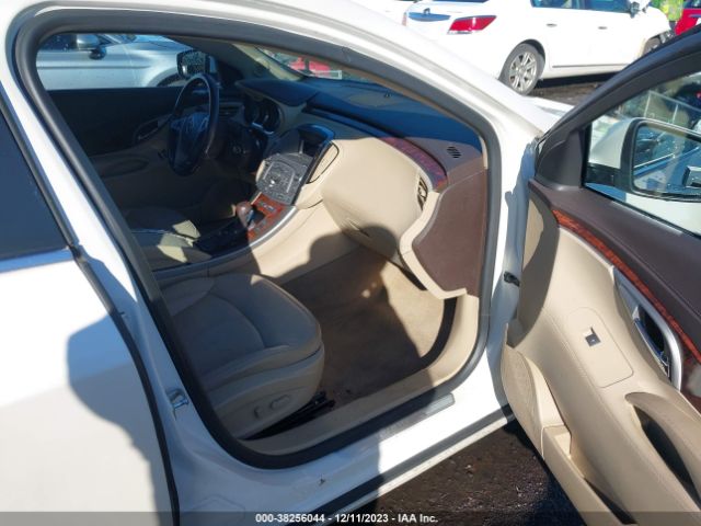 Photo 4 VIN: 1G4GE5E33CF220102 - BUICK LACROSSE 