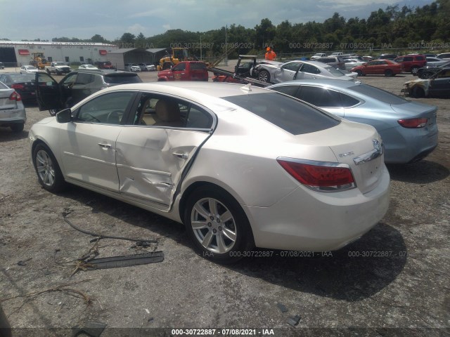 Photo 2 VIN: 1G4GE5ED0BF337806 - BUICK LACROSSE 