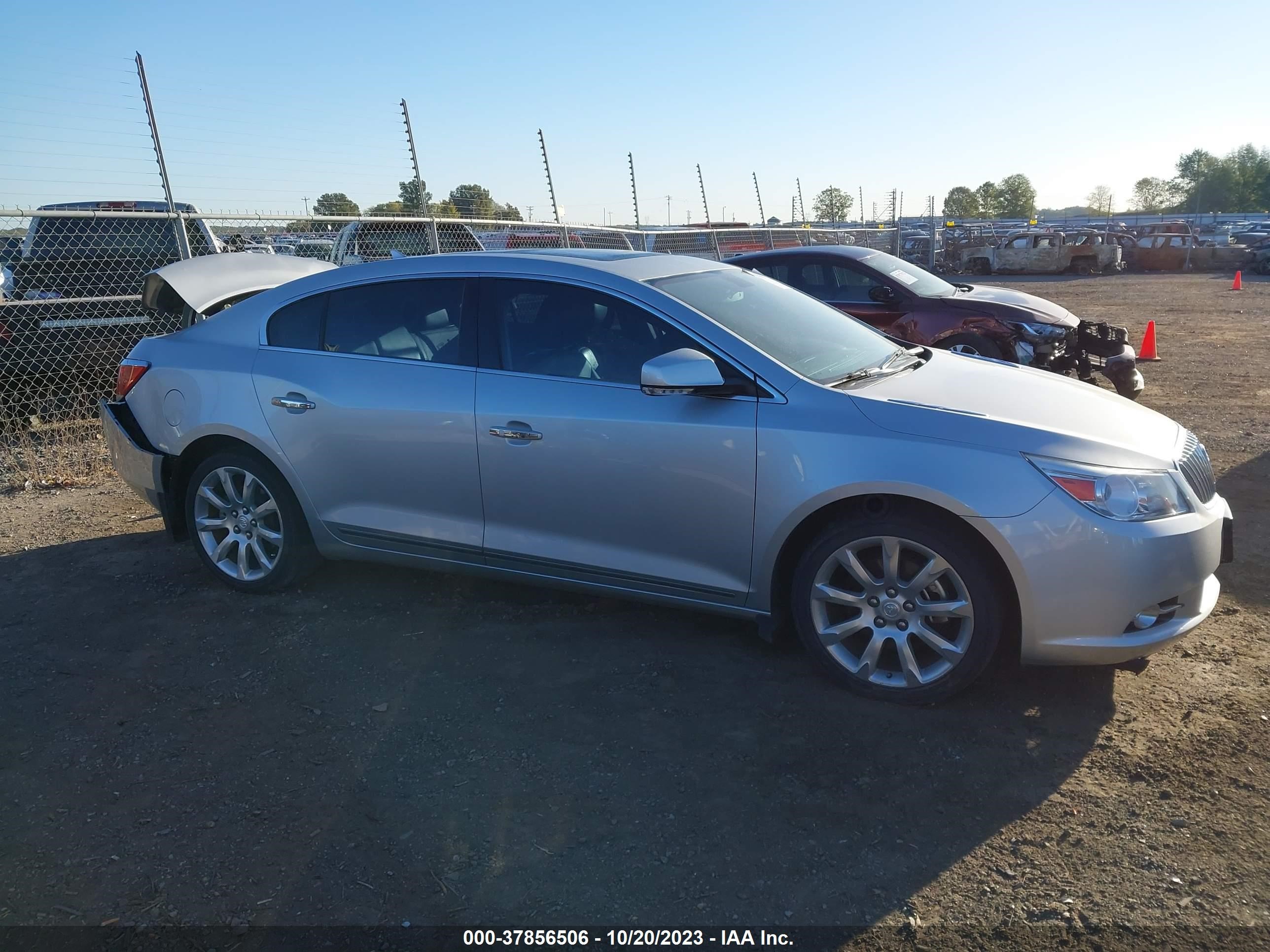 Photo 12 VIN: 1G4GE5ED1BF173904 - BUICK LACROSSE 