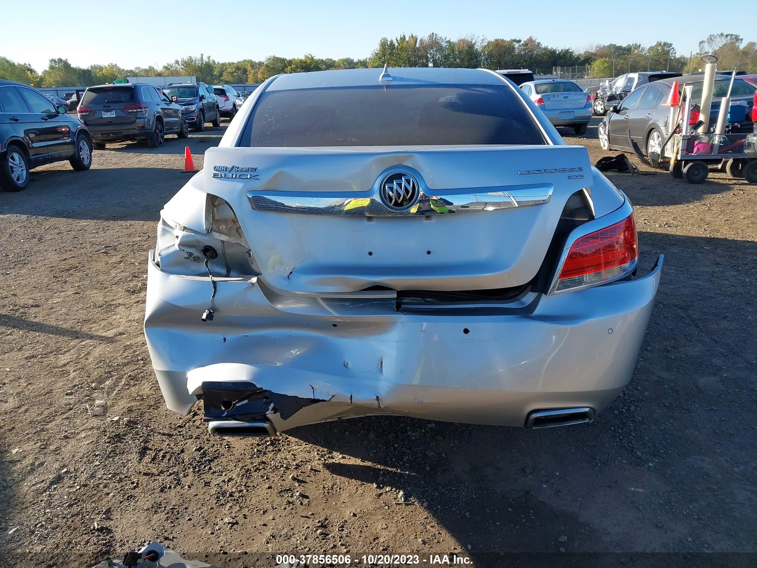 Photo 15 VIN: 1G4GE5ED1BF173904 - BUICK LACROSSE 