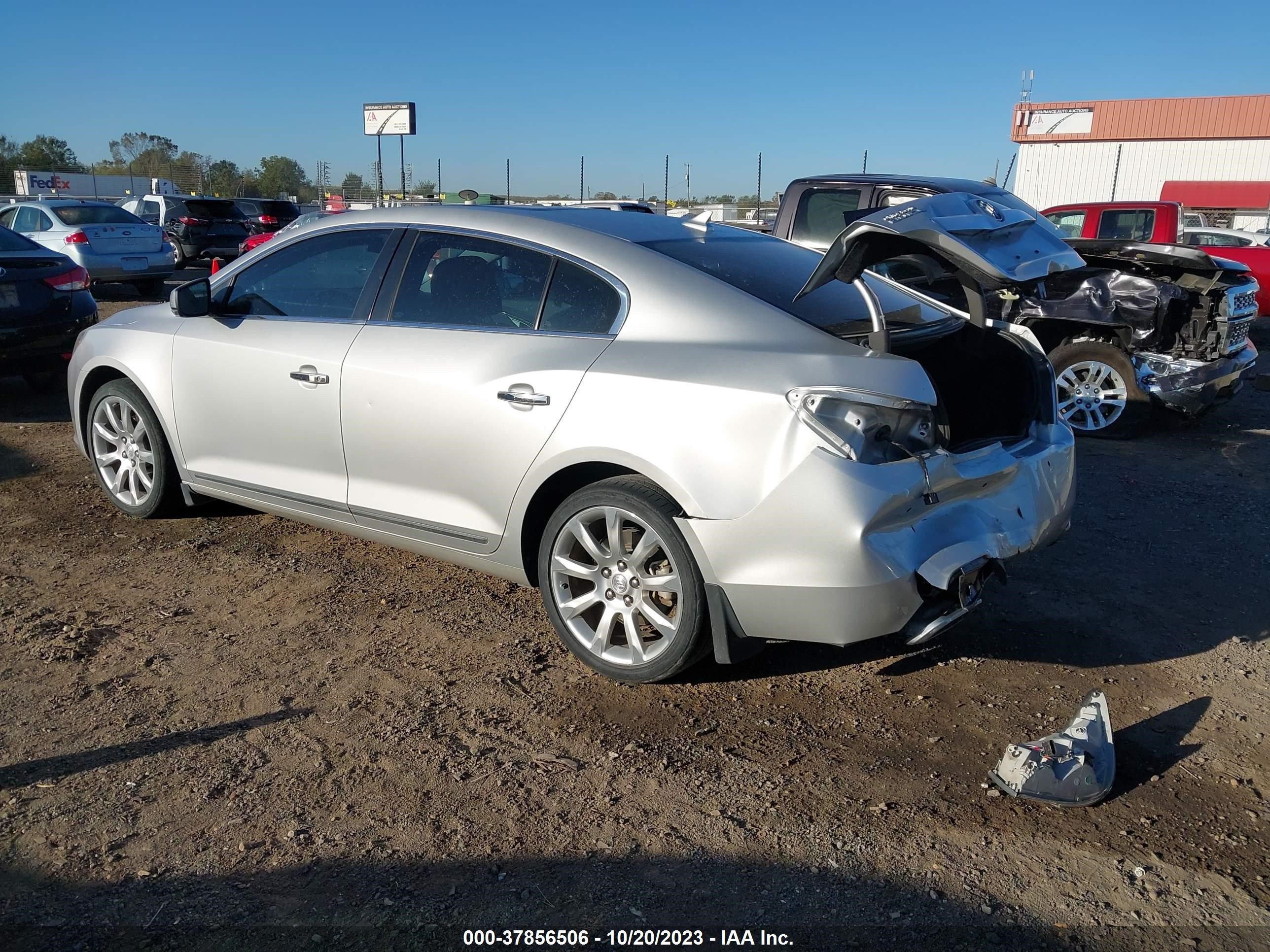 Photo 2 VIN: 1G4GE5ED1BF173904 - BUICK LACROSSE 