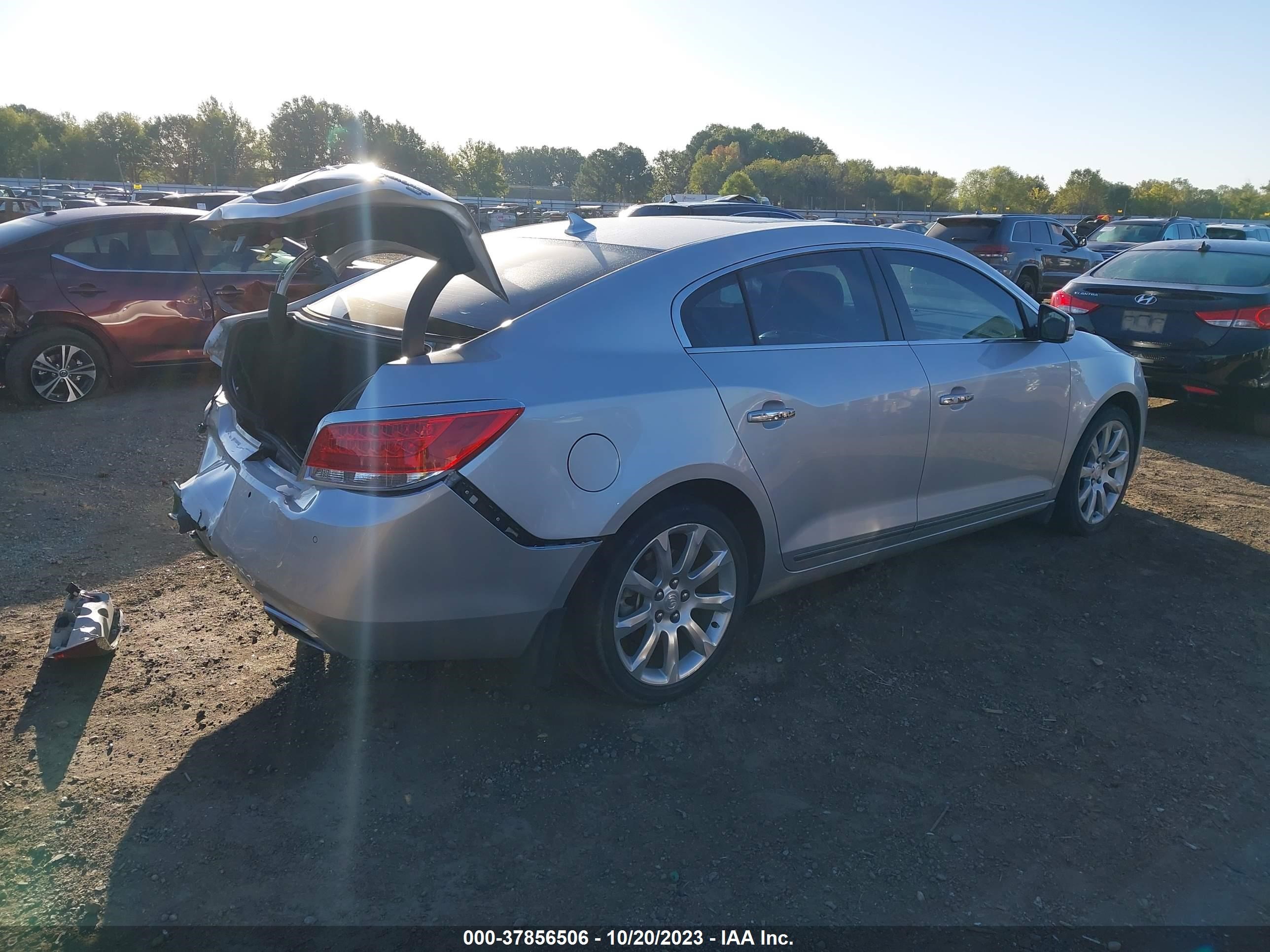 Photo 3 VIN: 1G4GE5ED1BF173904 - BUICK LACROSSE 