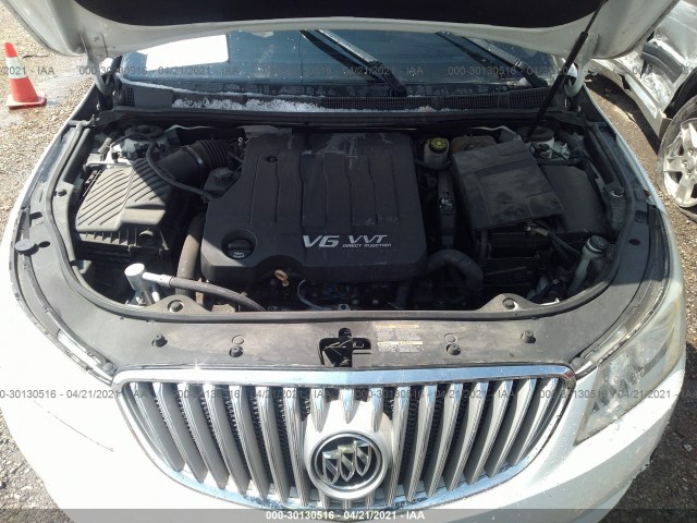 Photo 9 VIN: 1G4GE5ED6BF237161 - BUICK LACROSSE 