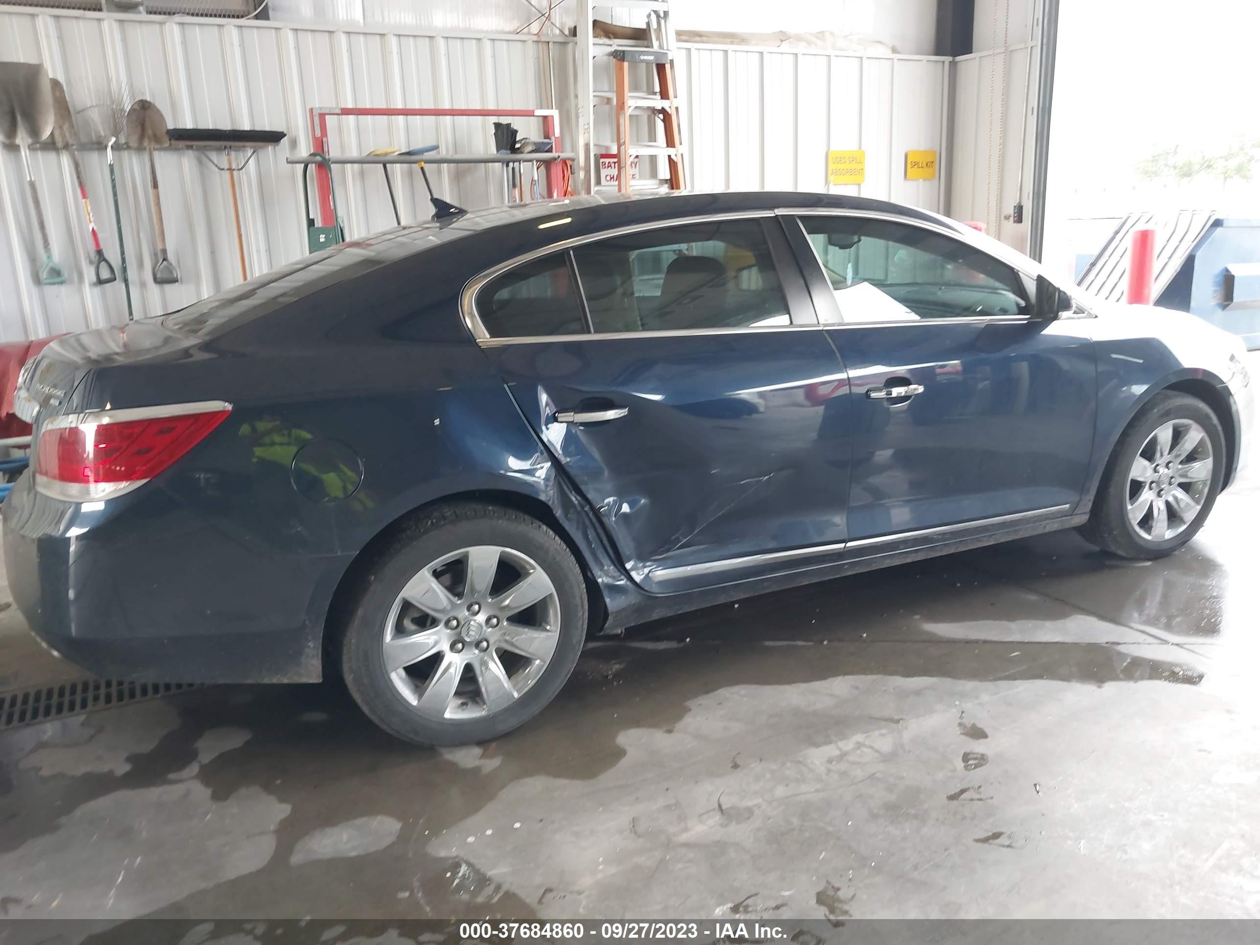 Photo 3 VIN: 1G4GE5ED7BF255880 - BUICK LACROSSE 